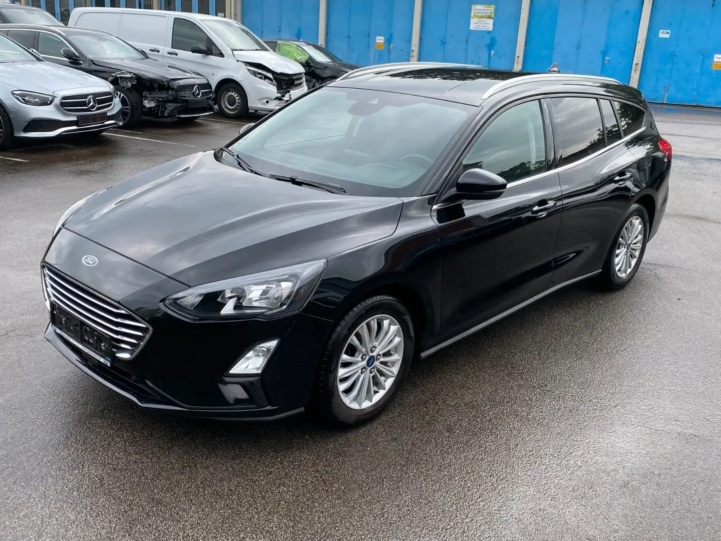 Ford Focus Turnier Titanium Automatik Schwarz - 1