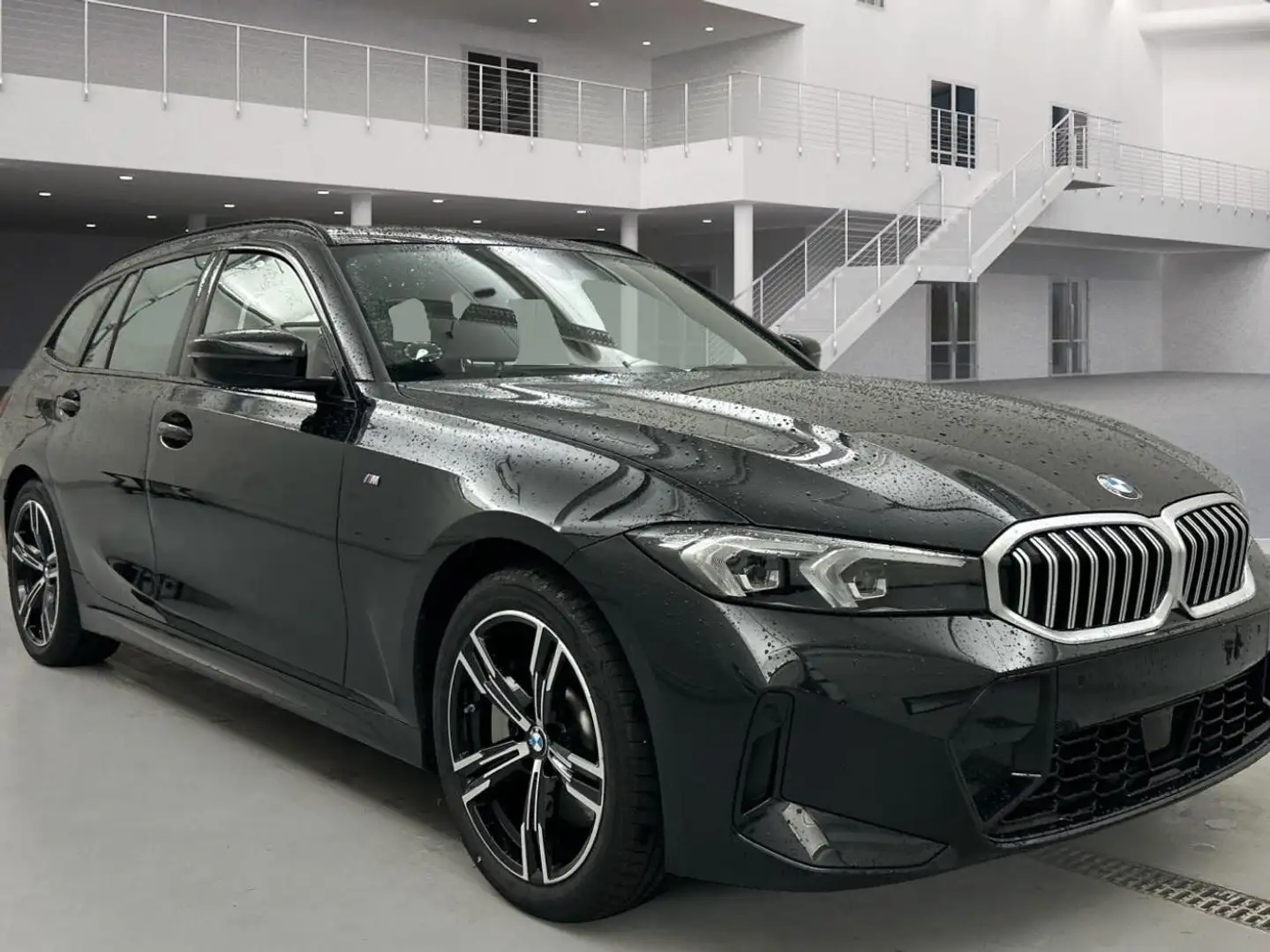 BMW 330 330 i xDrive Touring M Sport AHK PANORAM Ambi HiFi Negro - 1