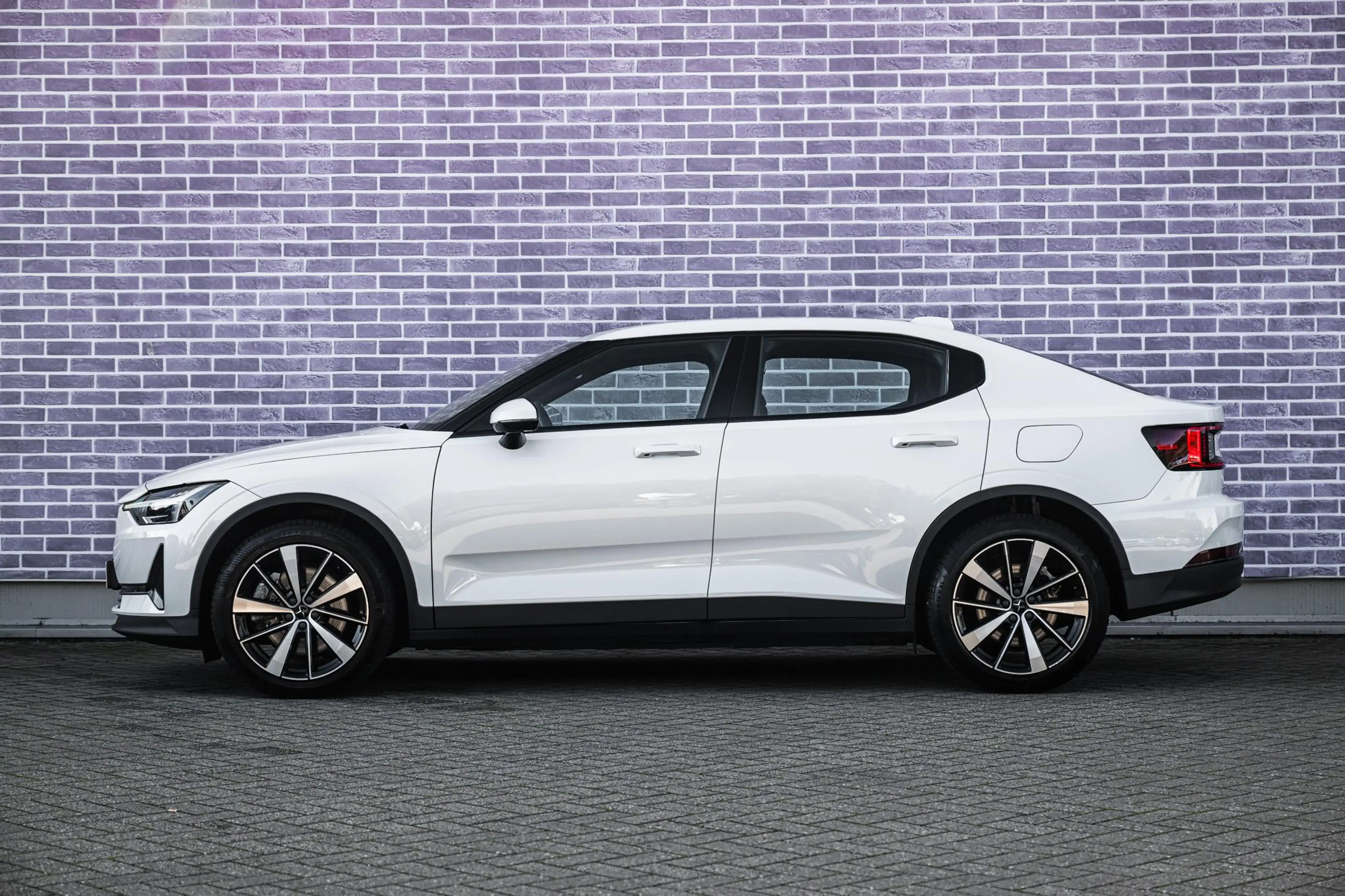 Polestar 2 Standard Range Single Motor 63kWh | Achteruitrijca — photo 4