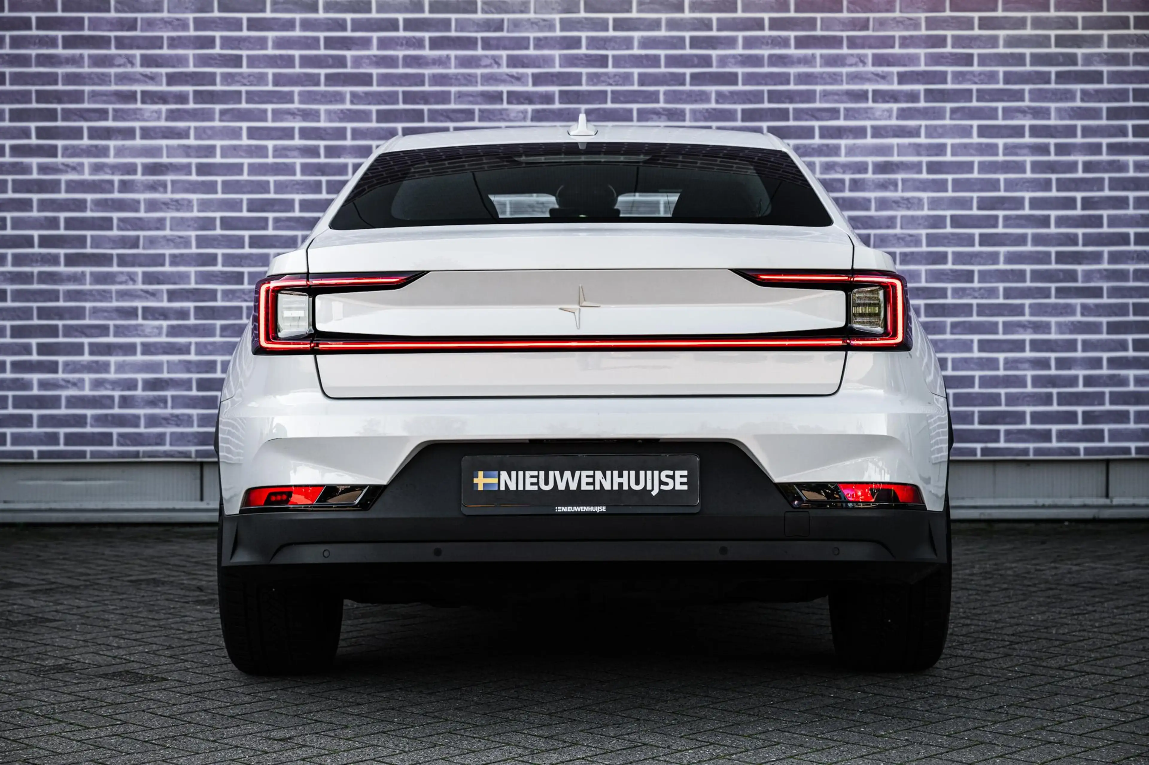Polestar 2 Standard Range Single Motor 63kWh | Achteruitrijca — photo 10