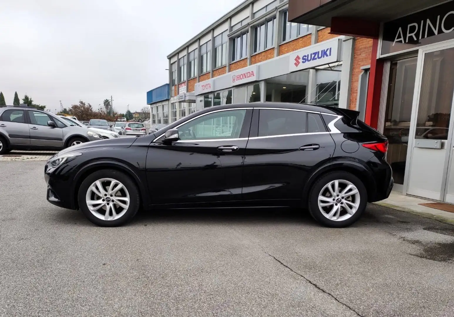 Infiniti Q30 Q30 1.5d Premium Tech 109cv Black - 2