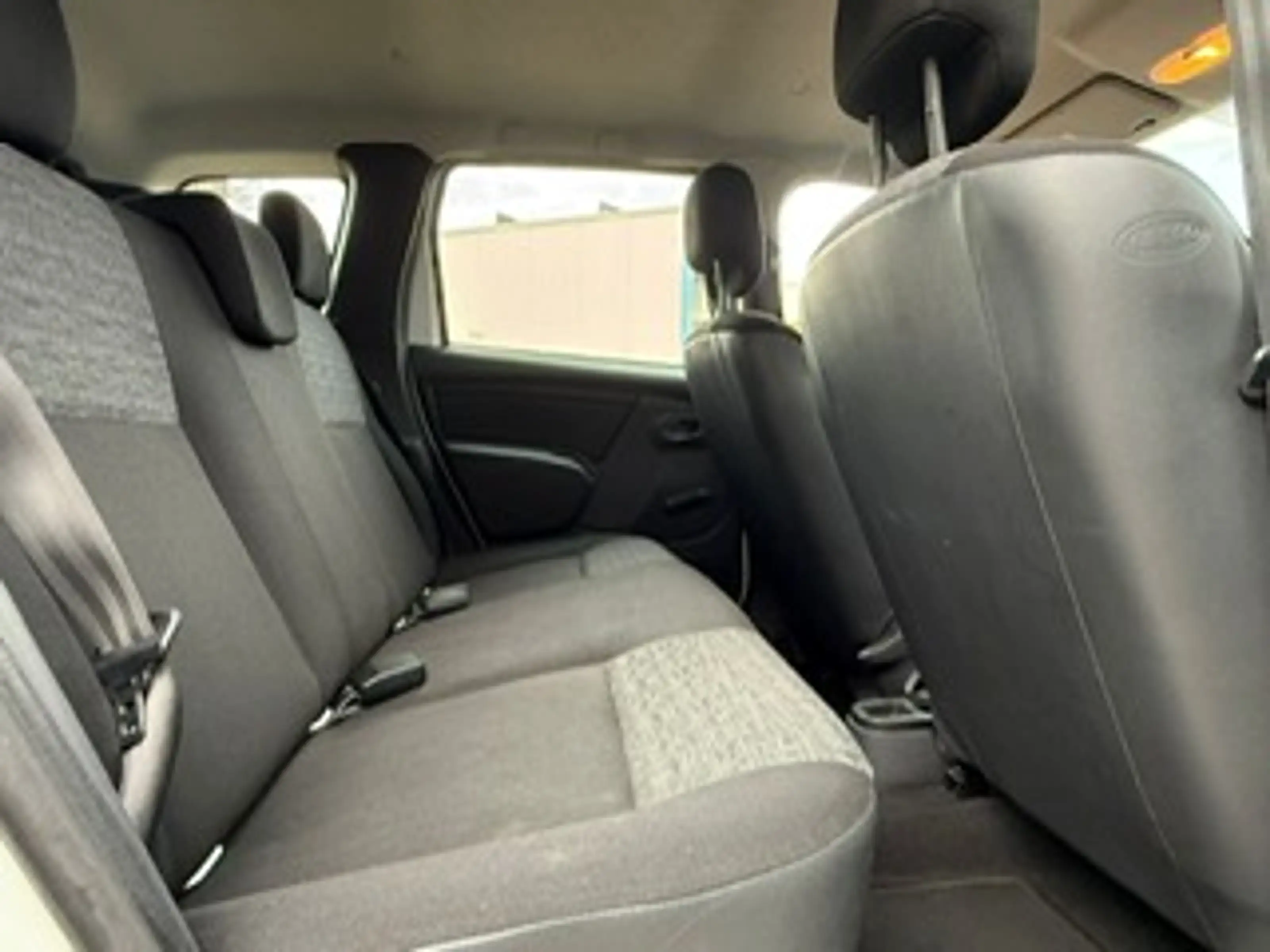 Dacia Duster Basis 4x2 Klimaanlage — photo 8