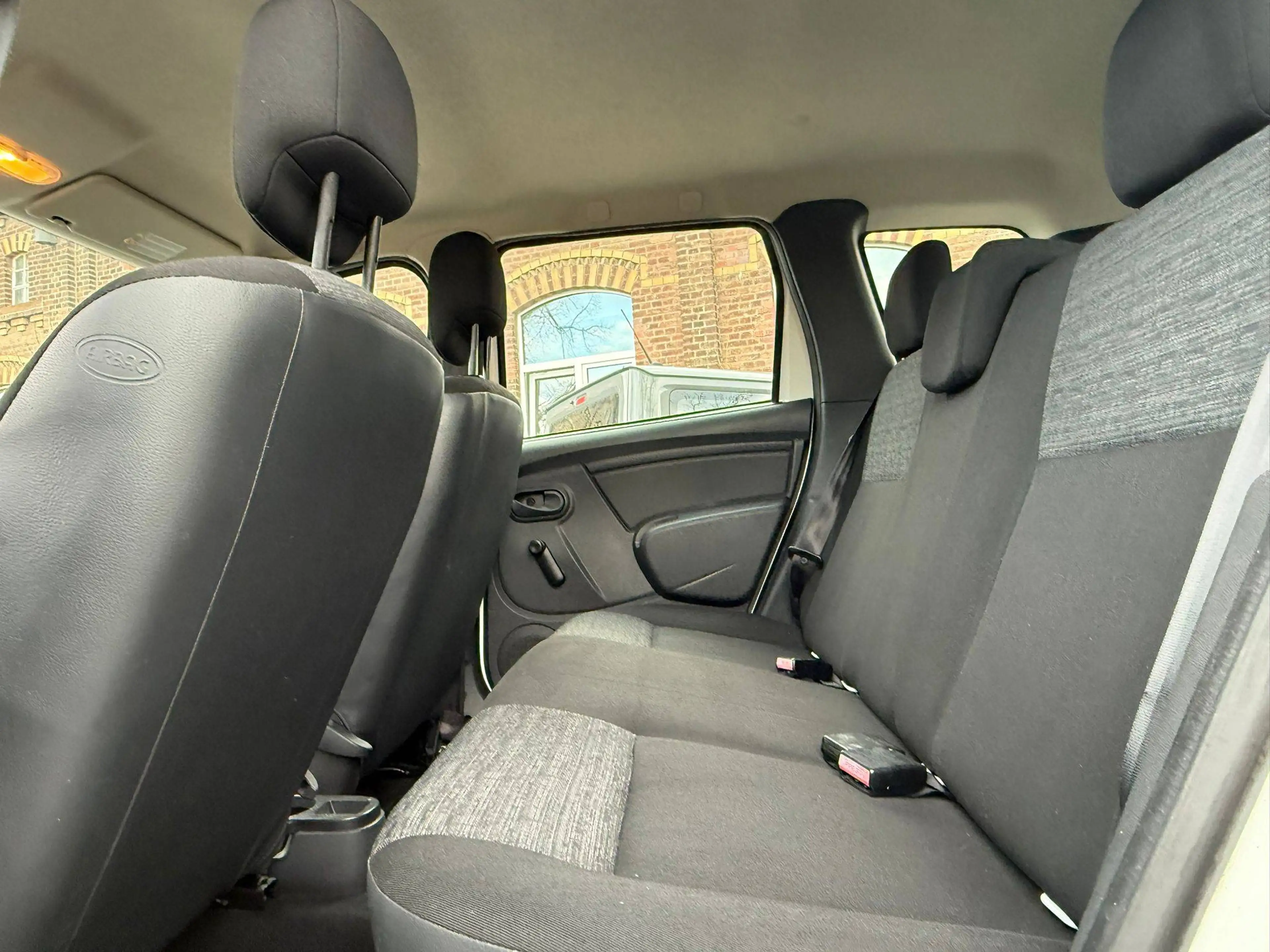 Dacia Duster Basis 4x2 Klimaanlage — photo 9