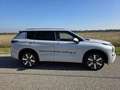 Mitsubishi Outlander 2,4 PHEV S-AWC Diamond Weiß - thumbnail 4