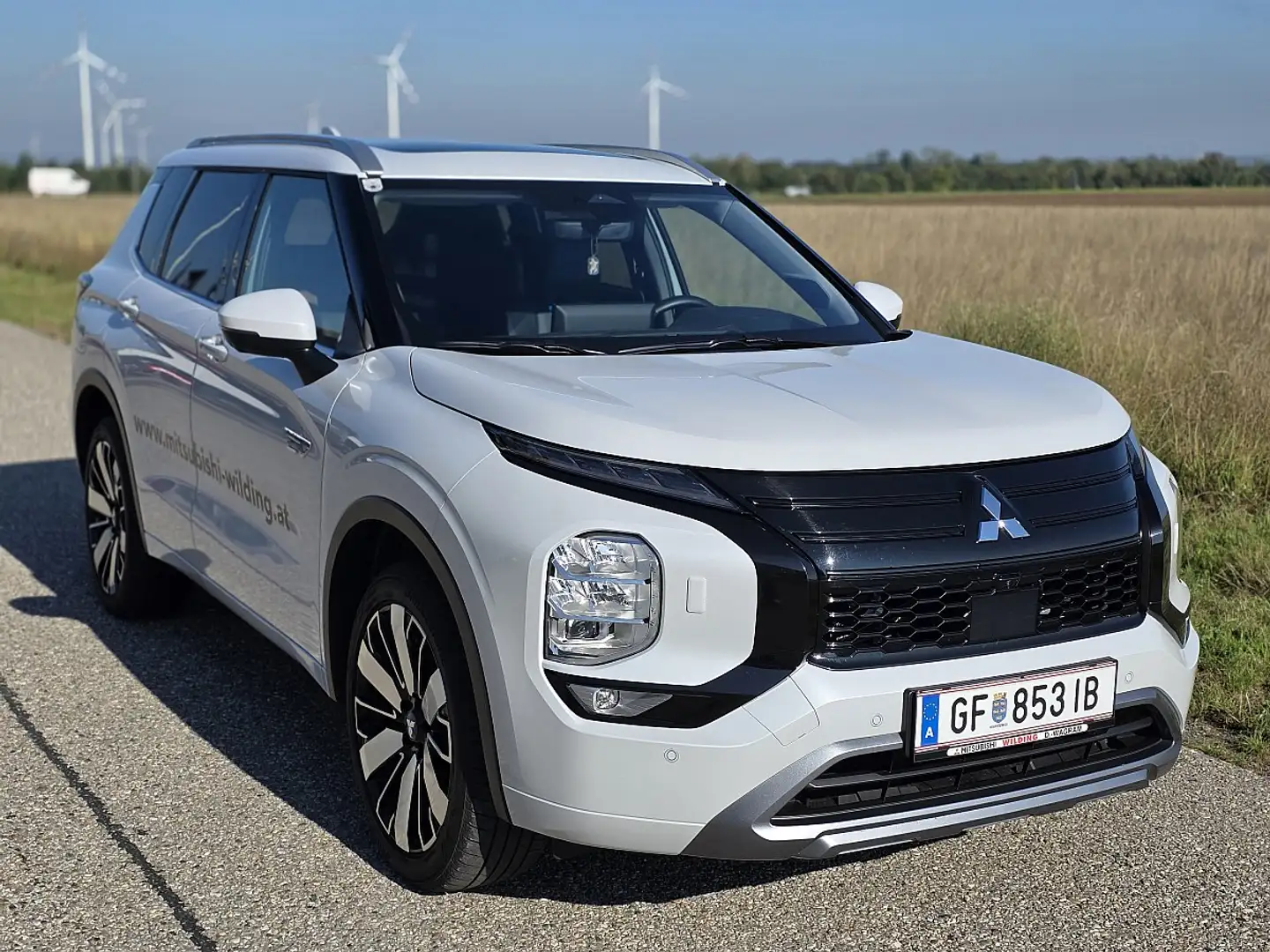 Mitsubishi Outlander 2,4 PHEV S-AWC Diamond Weiß - 1