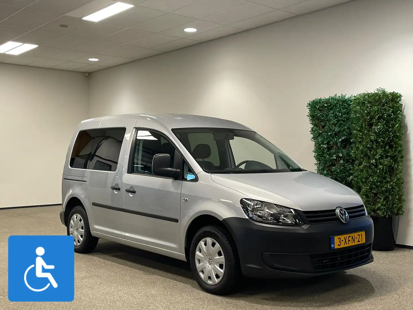 Volkswagen Caddy Rolstoelauto 3+1 of 5+0 incl. draaistoel Turnout Argent - 1