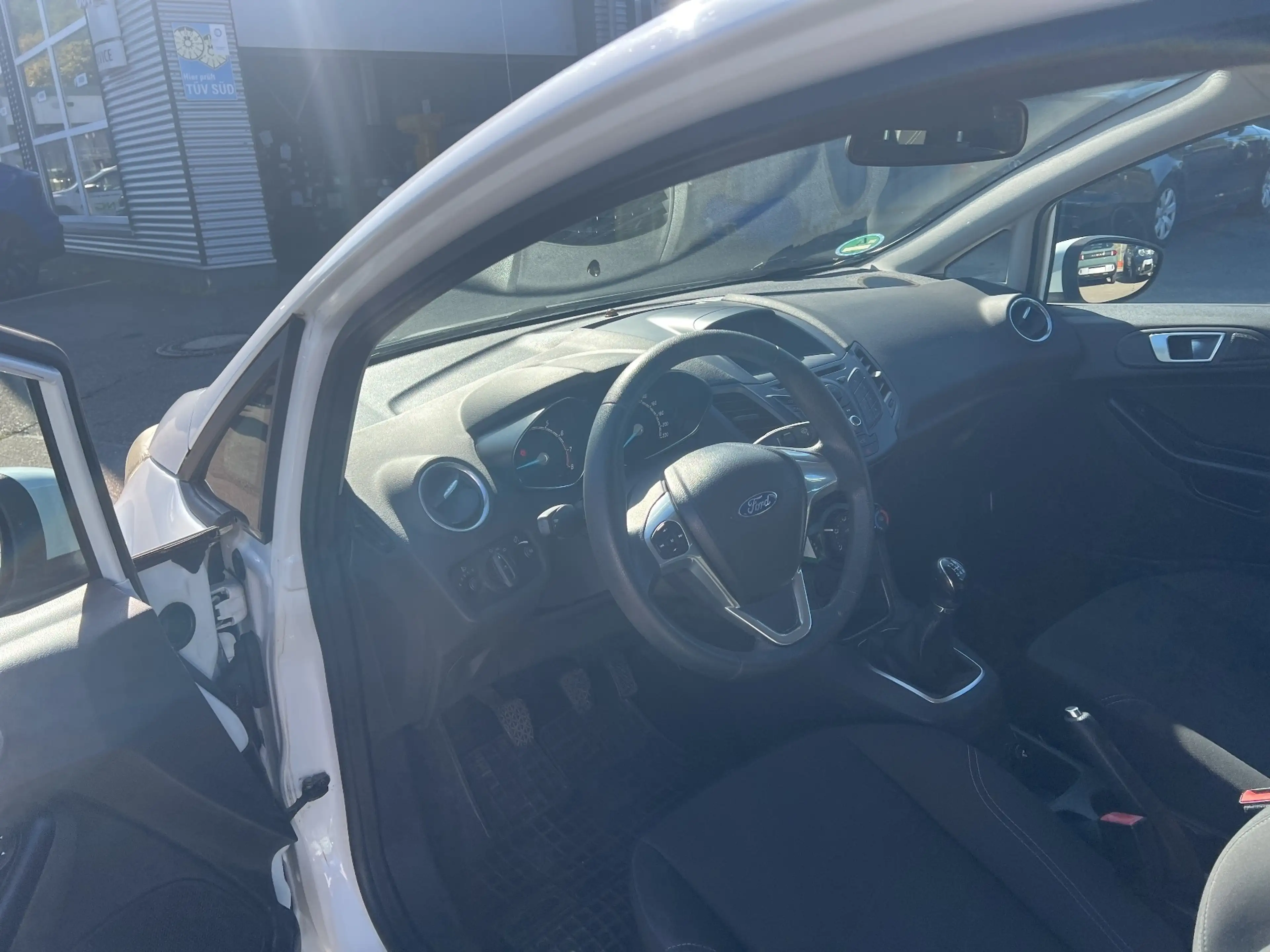 Ford Fiesta 1.25 Trend — photo 9