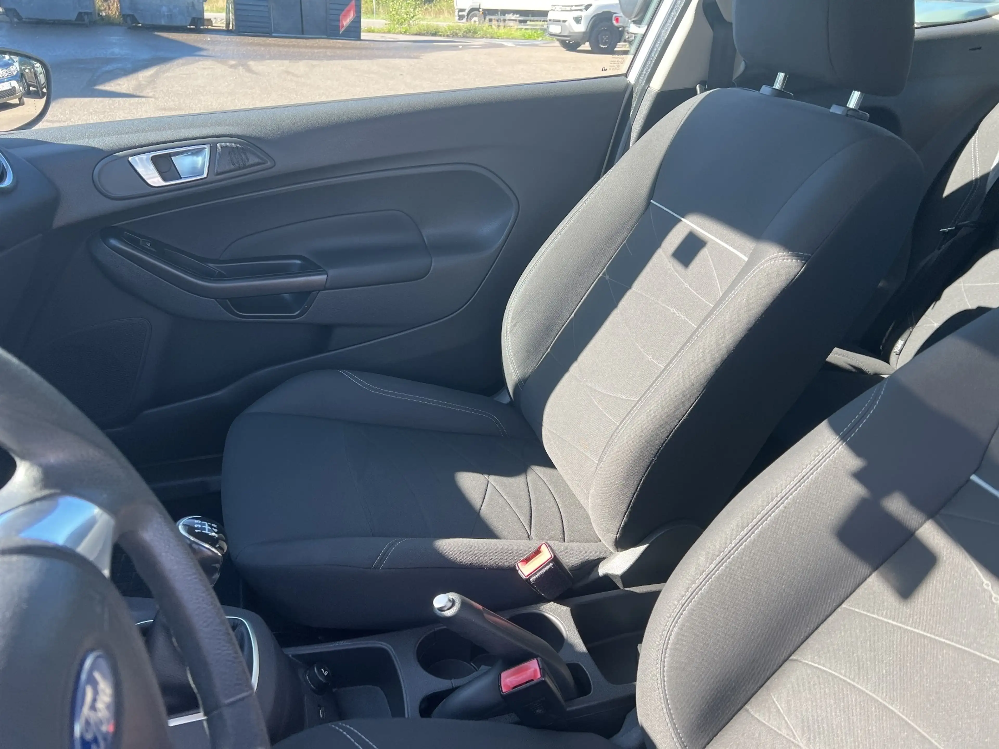 Ford Fiesta 1.25 Trend — photo 12