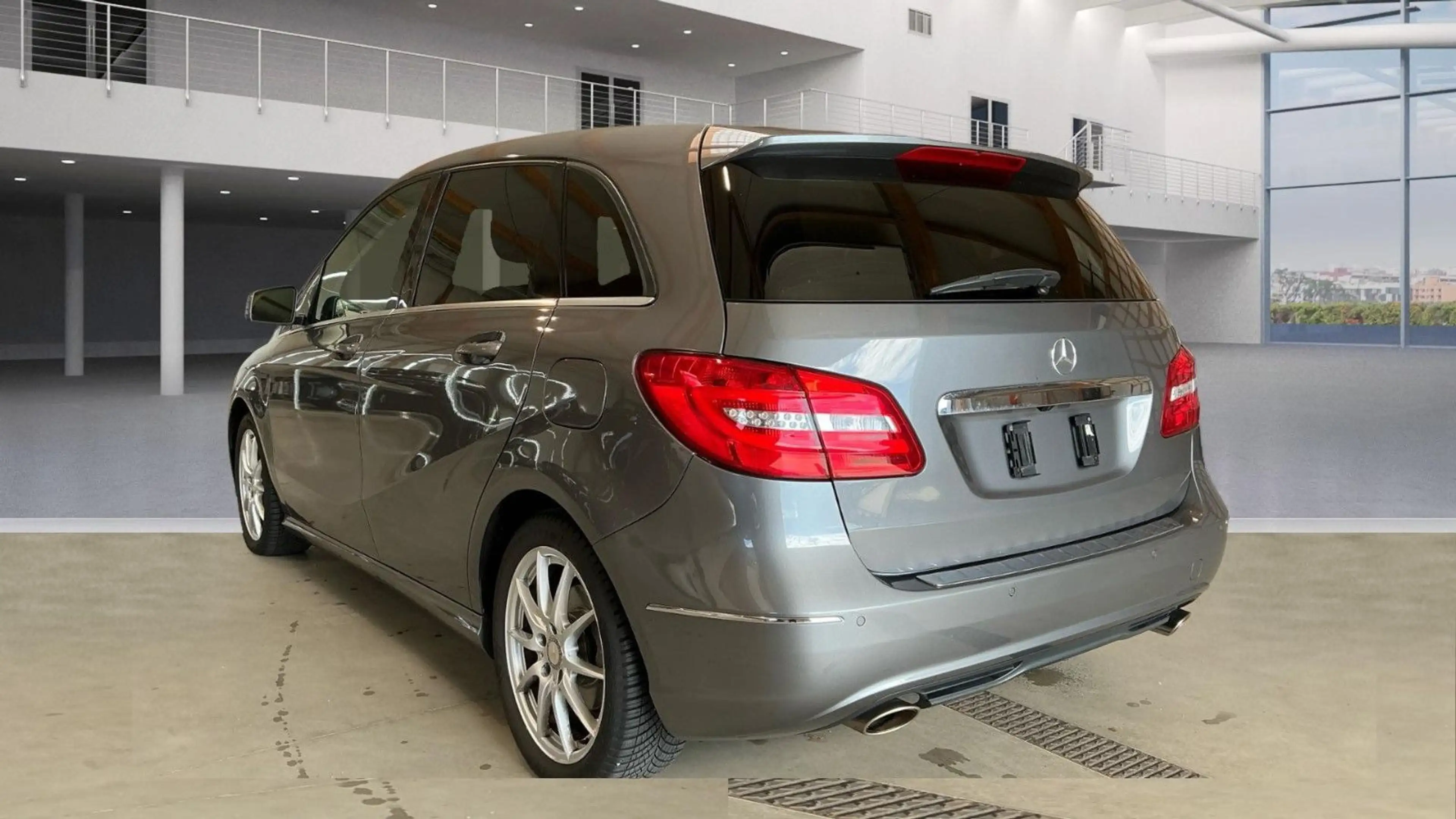 Mercedes-Benz B 180 B180 SPORTPAKET BI-XENON CAM NAVI TEMPO. SITZHZG — photo 4