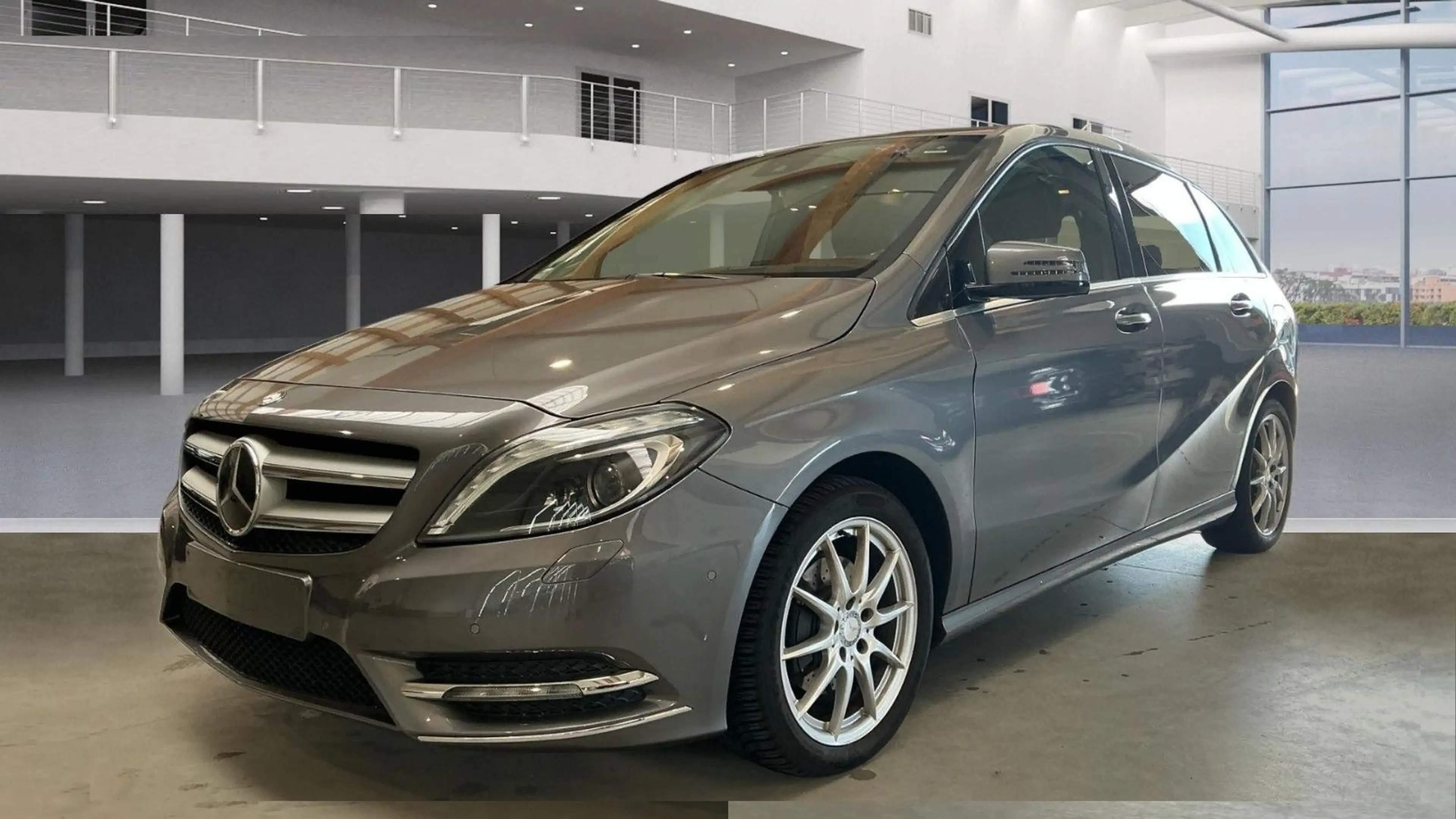 Mercedes-Benz B 180 B180 SPORTPAKET BI-XENON CAM NAVI TEMPO. SITZHZG — photo 2