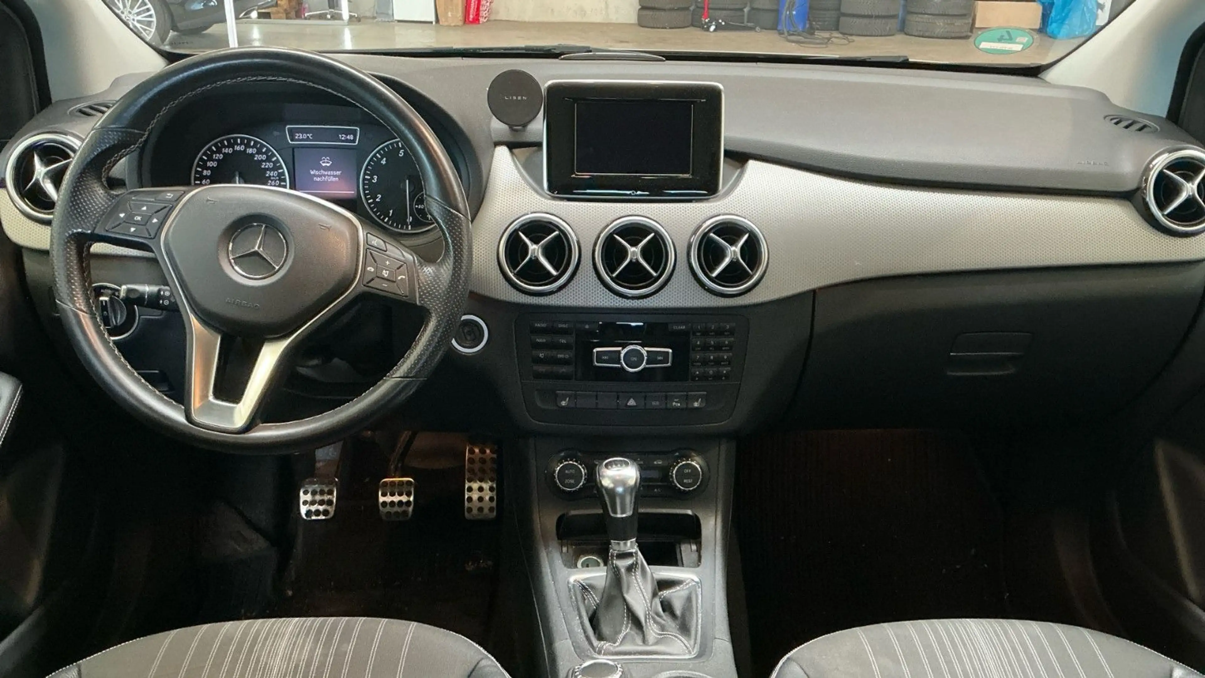 Mercedes-Benz B 180 B180 SPORTPAKET BI-XENON CAM NAVI TEMPO. SITZHZG — photo 8