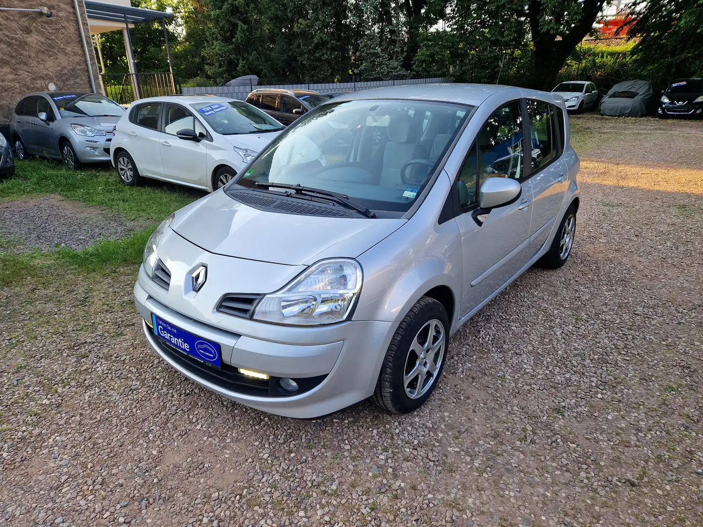 Renault Grand Modus 1.2T Klima 59Tkm Sitzhzg ESP LED PDC 2Hnd Alu Gris - 1
