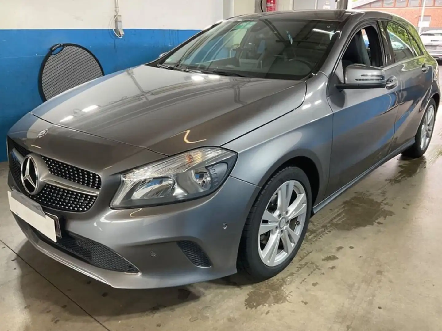 Mercedes-Benz A 180 CDI (BlueEFFICIENCY) Urban Grau - 1