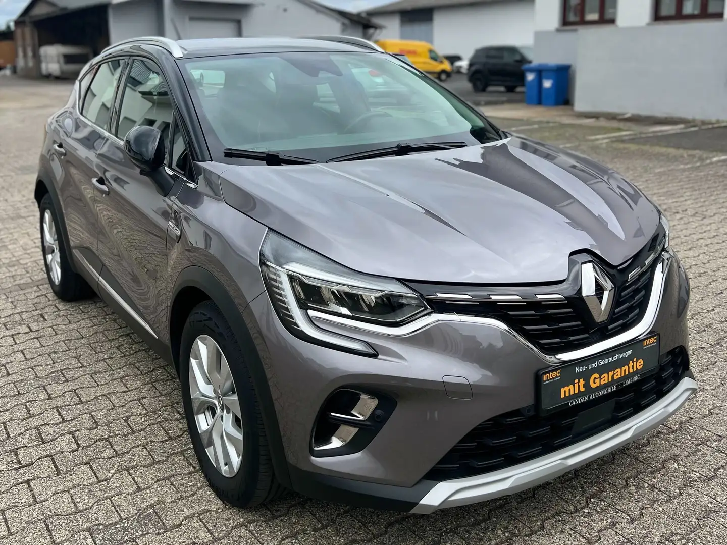 Renault Captur Intens*AUS 1.HAND*NAVI*KAMERA*SZH Gris - 2