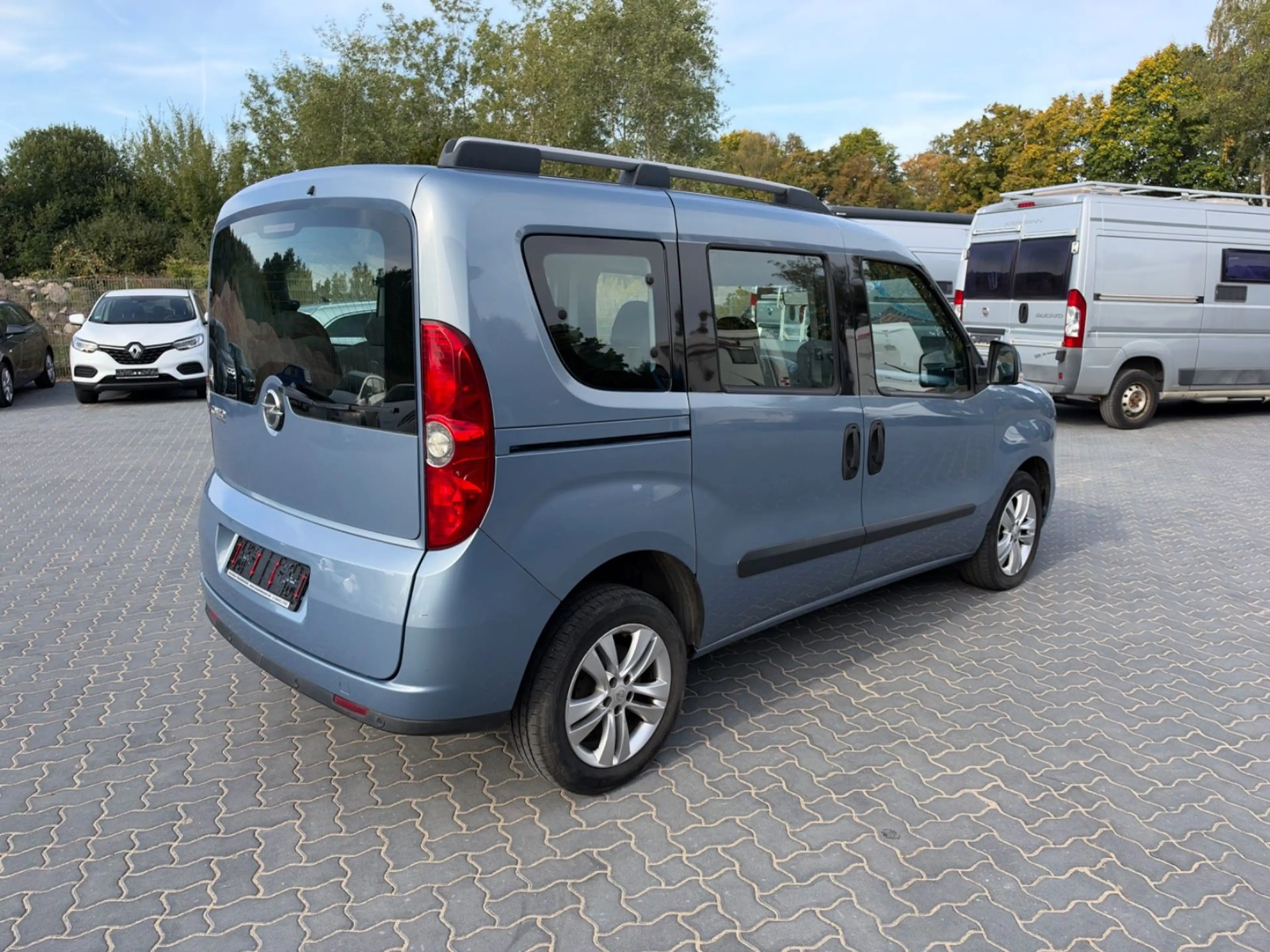 Opel Combo Life D Edition L1H1 *7 Sitzer* — photo 4