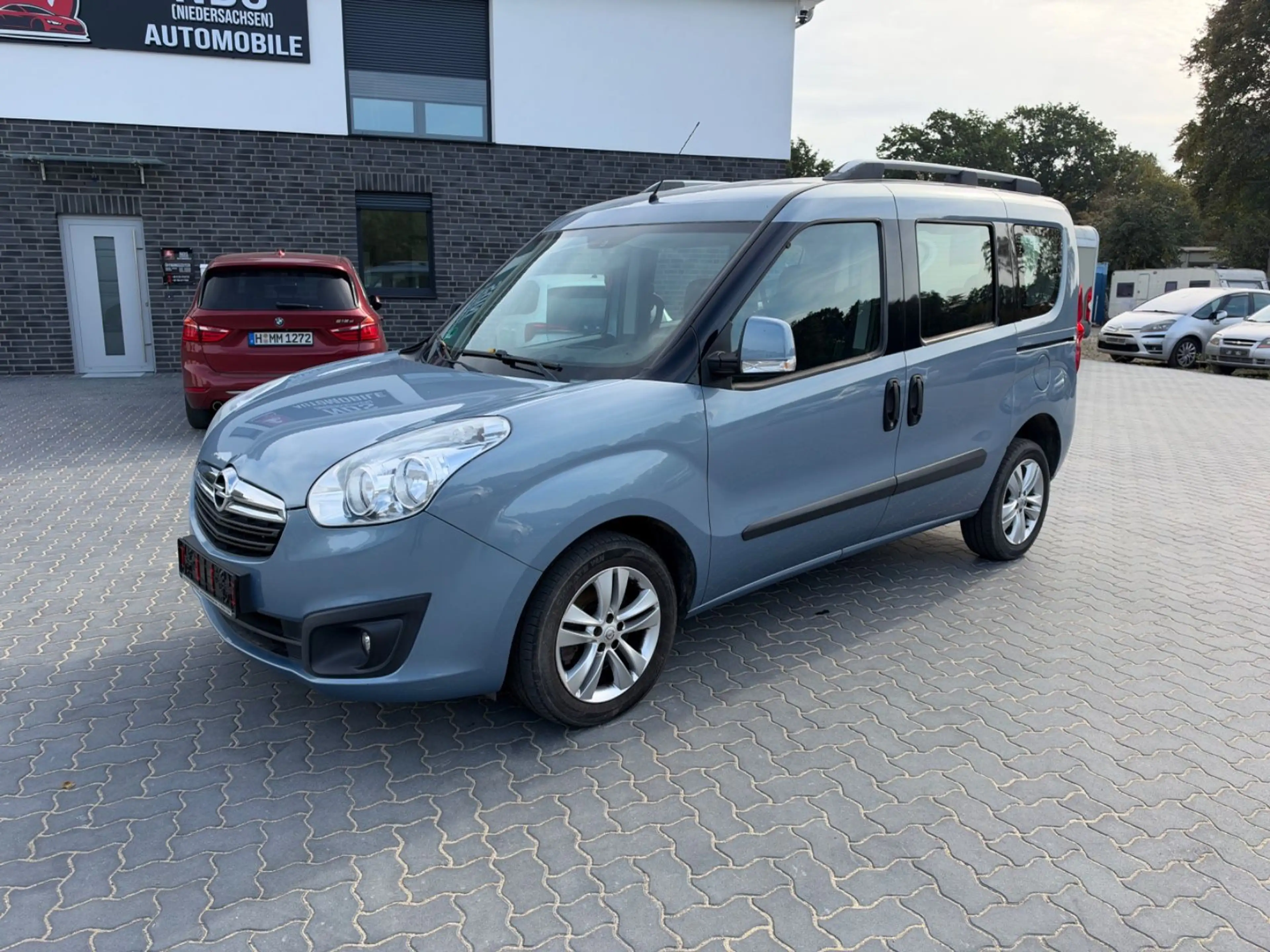 Opel Combo Life D Edition L1H1 *7 Sitzer* — photo 2