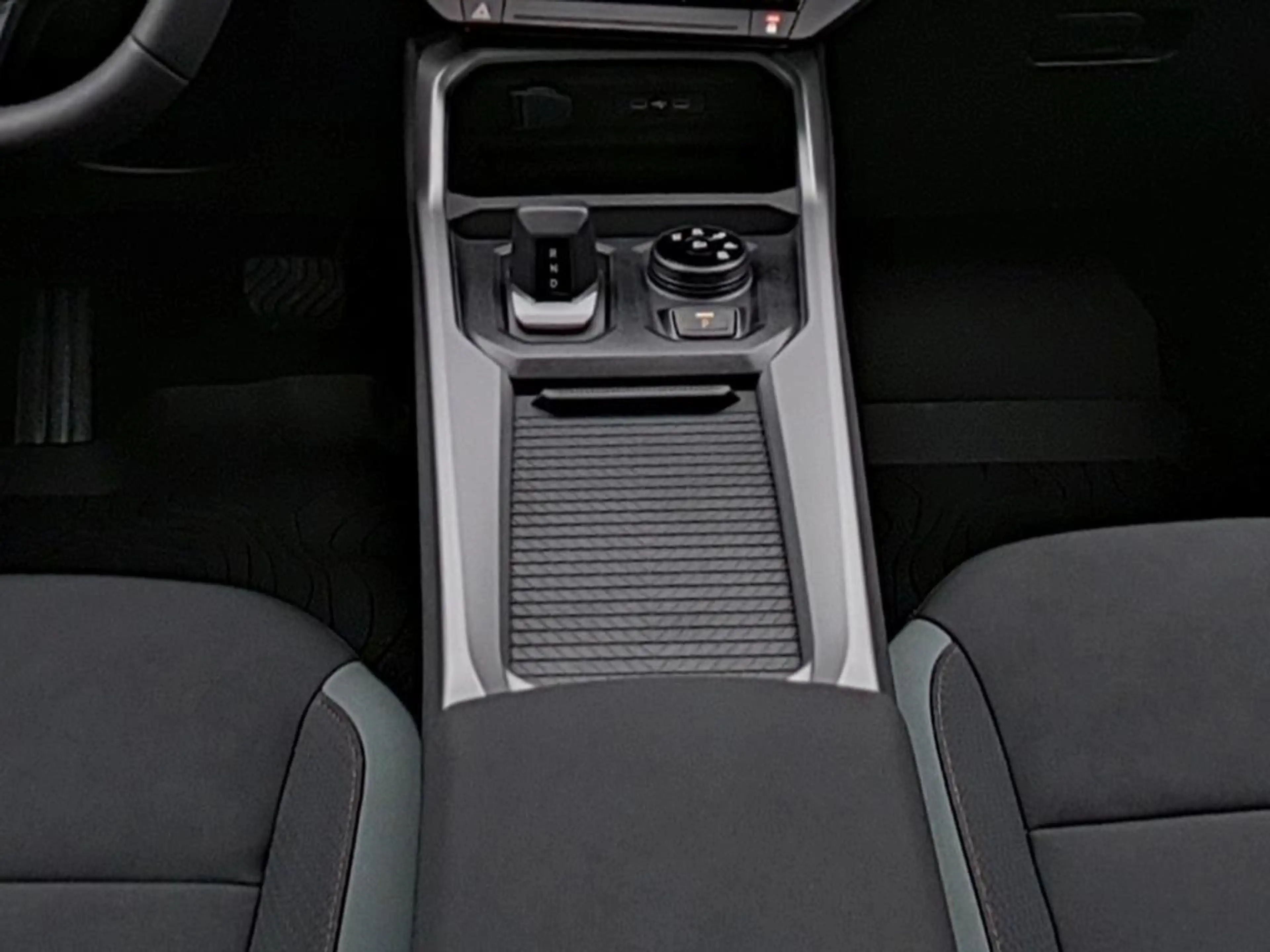 Dacia Bigster Extreme hybrid-G 150 4x4 — photo 13