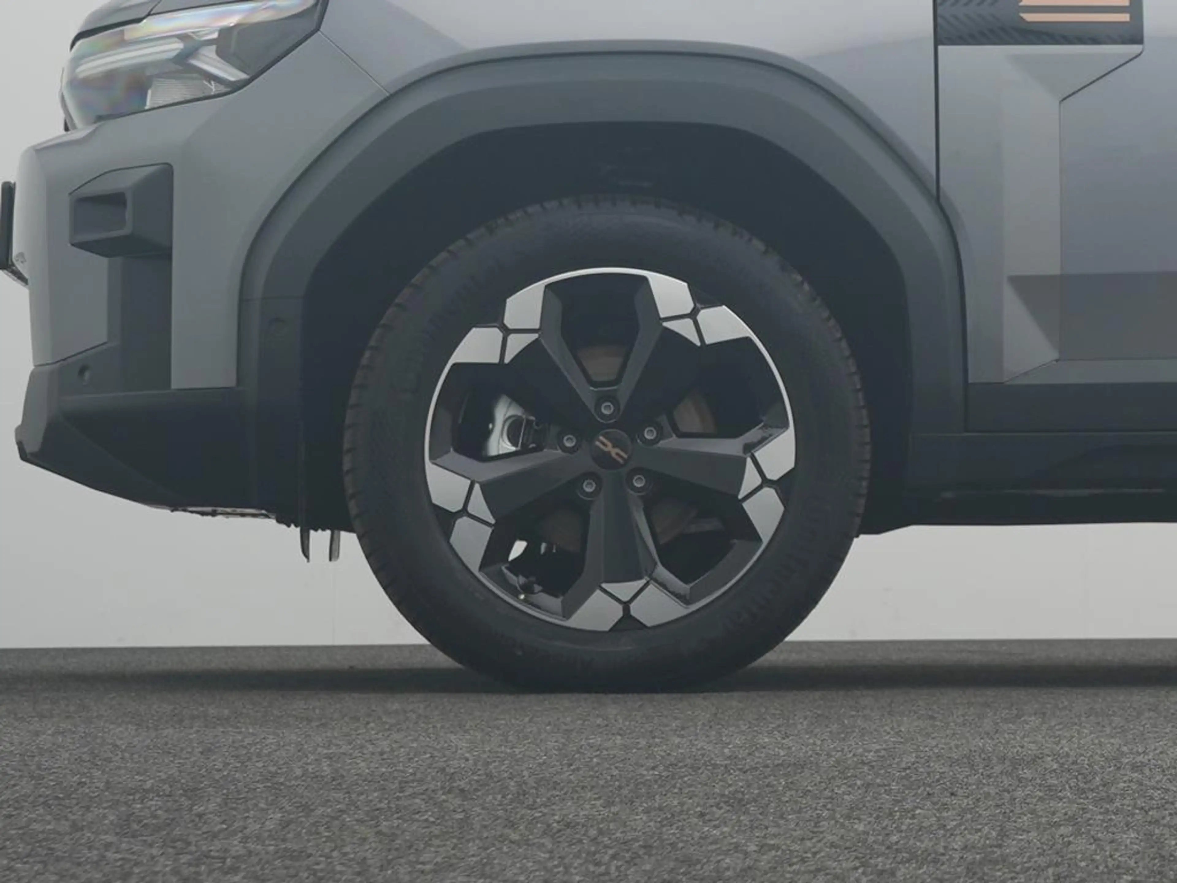 Dacia Bigster Extreme hybrid-G 150 4x4 — photo 8