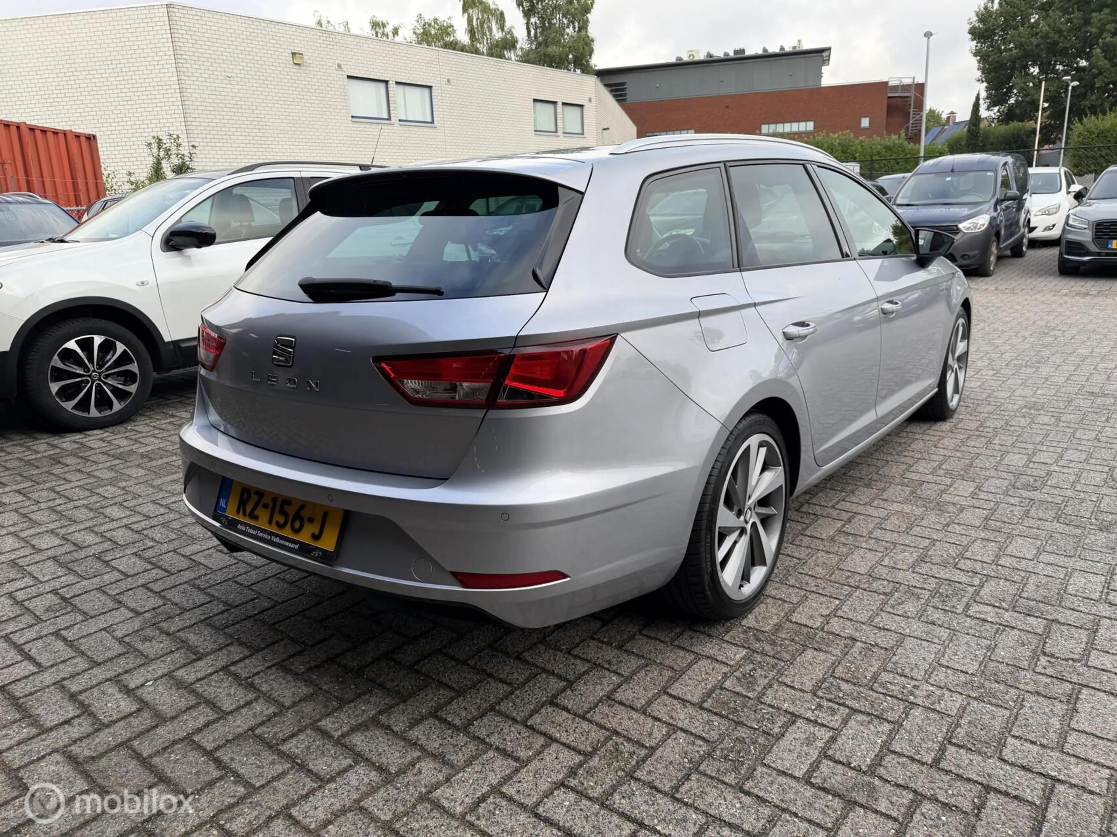 SEAT Leon ST 1.0 EcoTSI Style Business Intense NAVI*CARPLAY* — photo 4