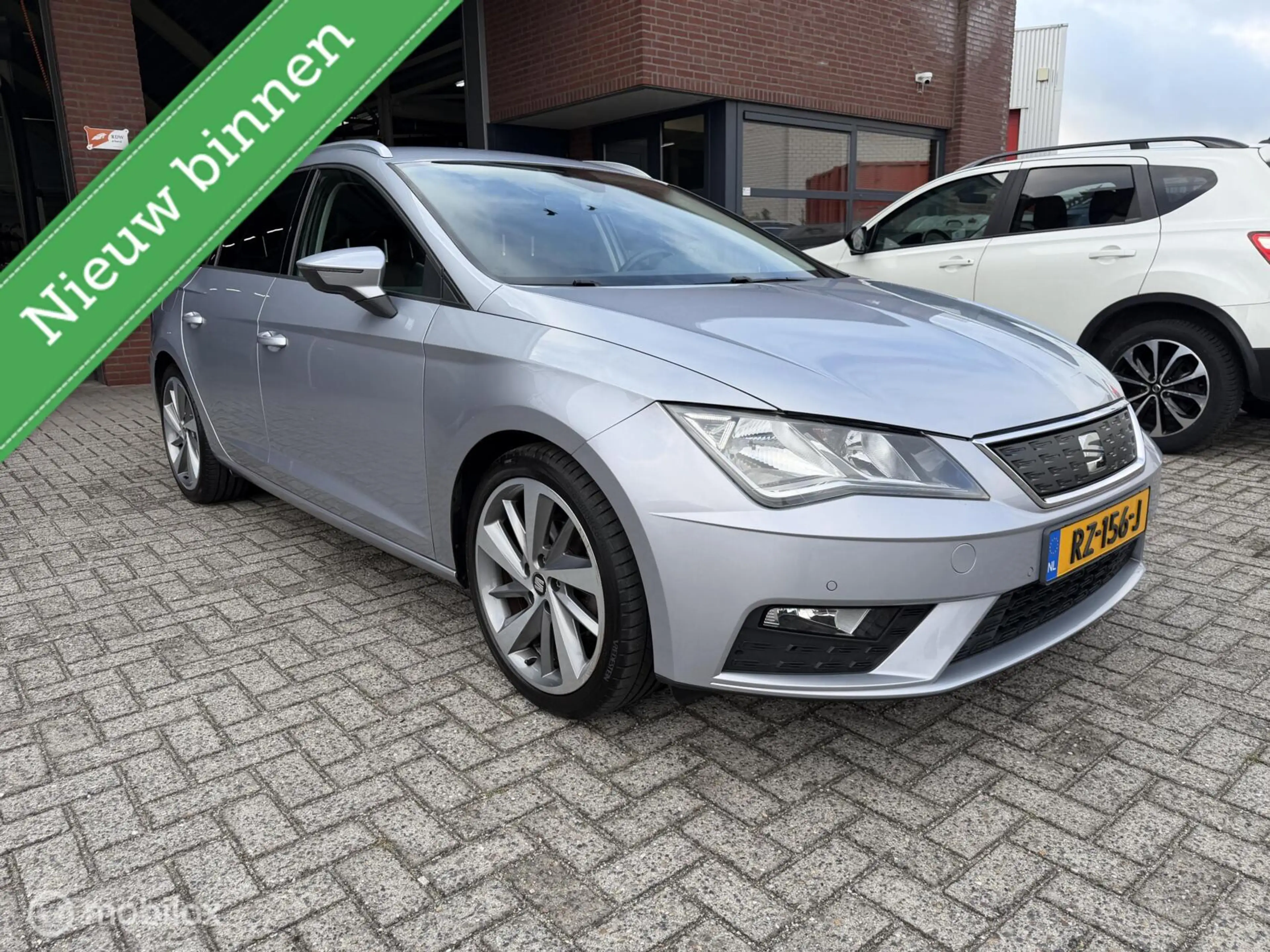 SEAT Leon ST 1.0 EcoTSI Style Business Intense NAVI*CARPLAY* — photo 3