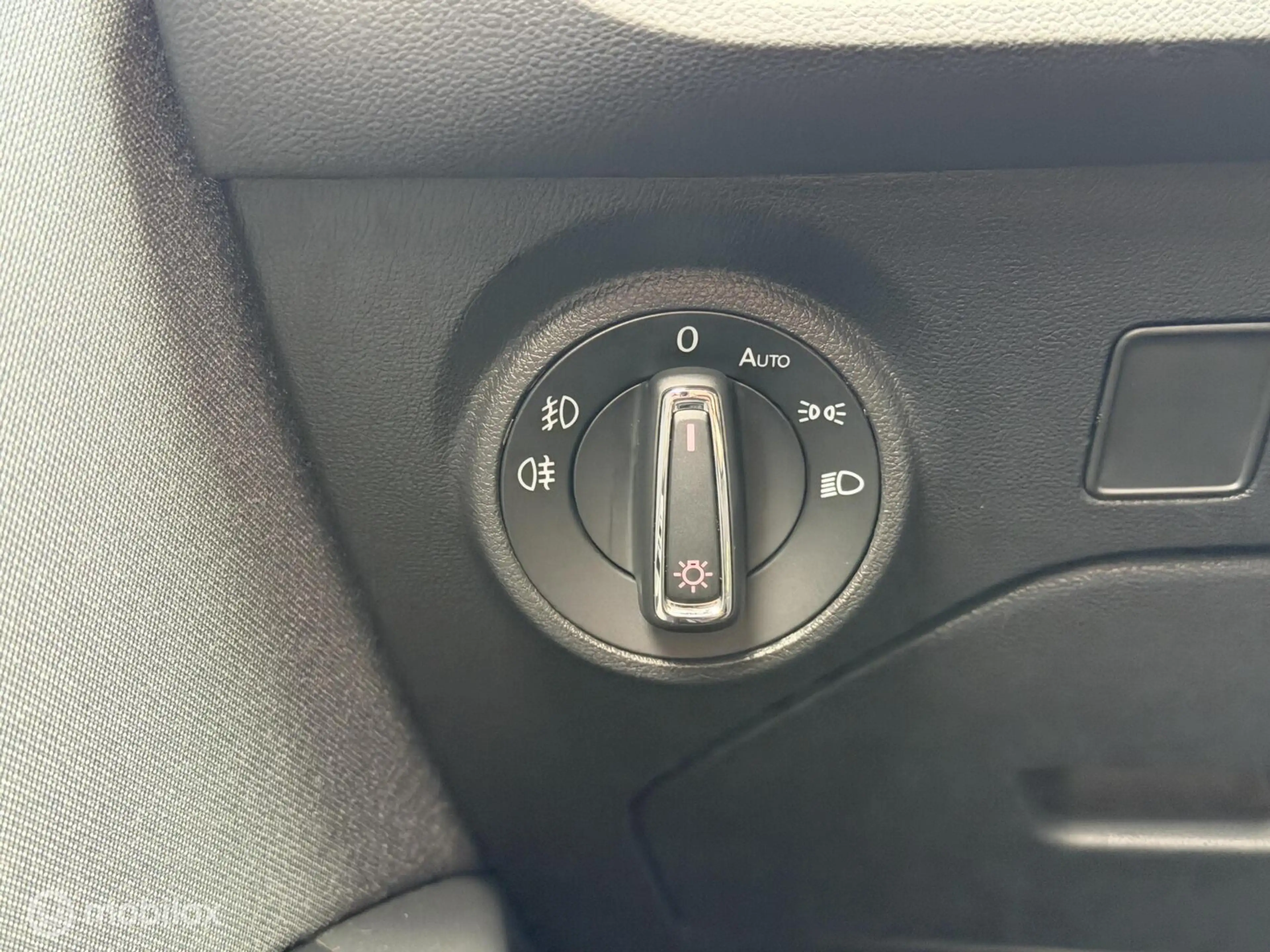 SEAT Leon ST 1.0 EcoTSI Style Business Intense NAVI*CARPLAY* — photo 16