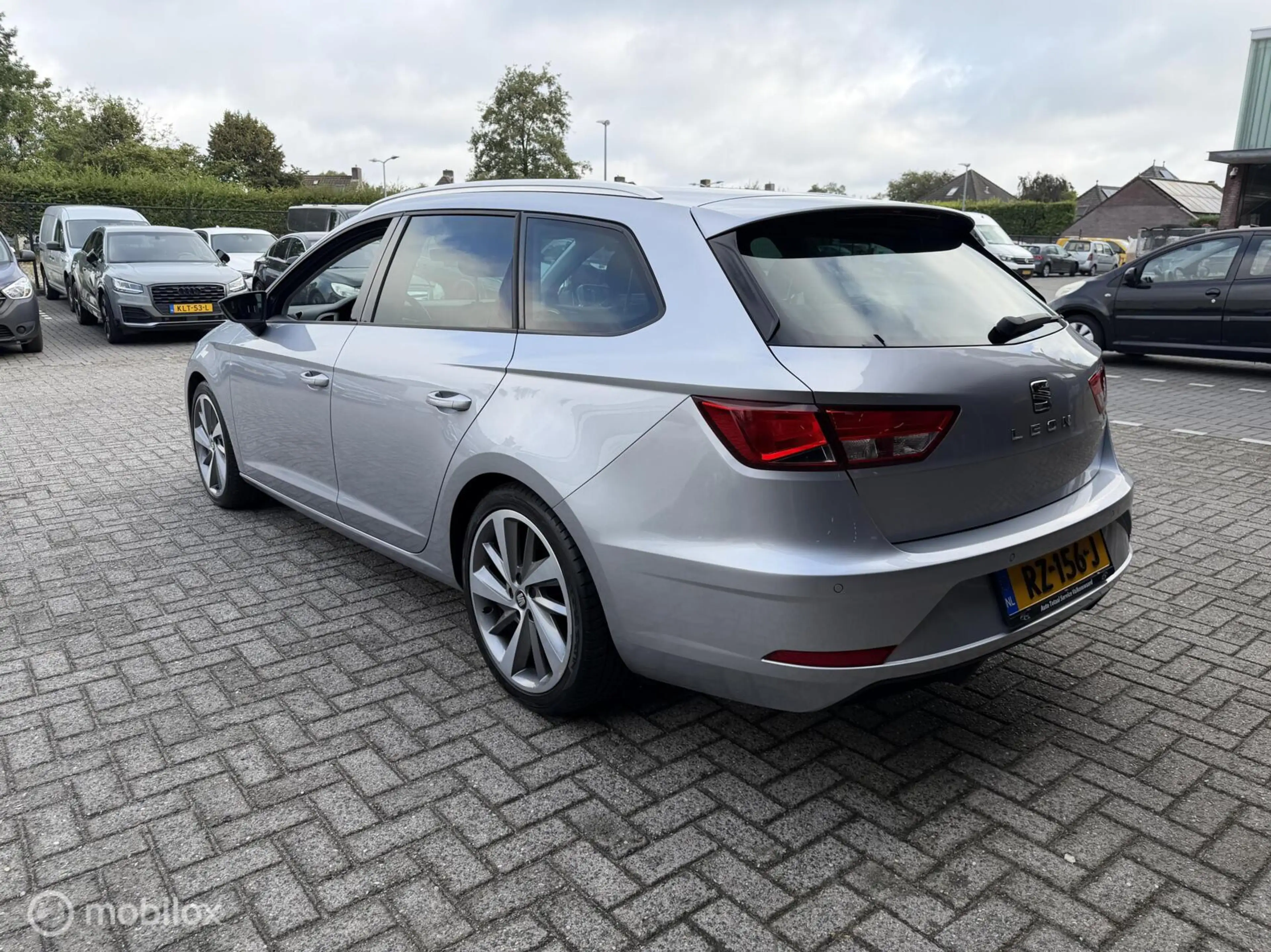 SEAT Leon ST 1.0 EcoTSI Style Business Intense NAVI*CARPLAY* — photo 6