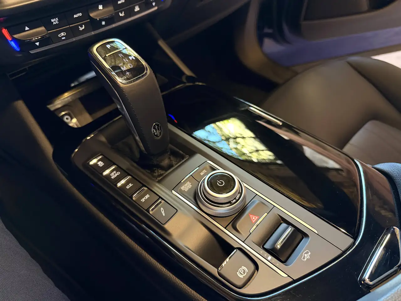 Maserati Levante 2022 — фото 14