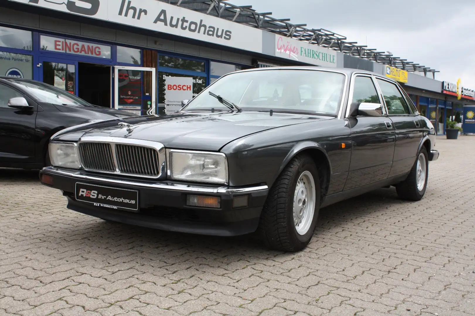 Jaguar XJ6 Gri - 1