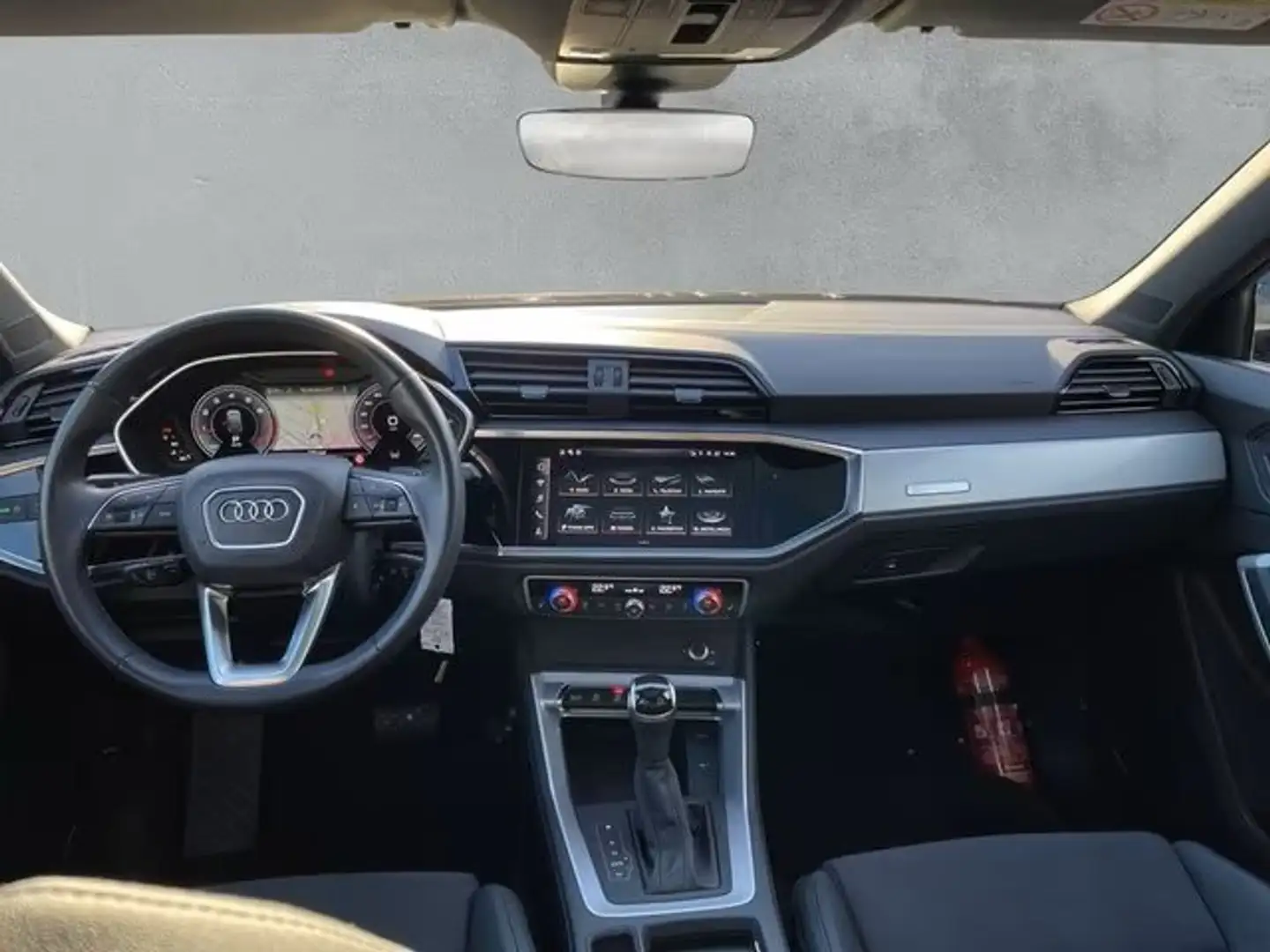 Audi Q3 Q3 Sportback 35 tfsi S line Zwart - 2