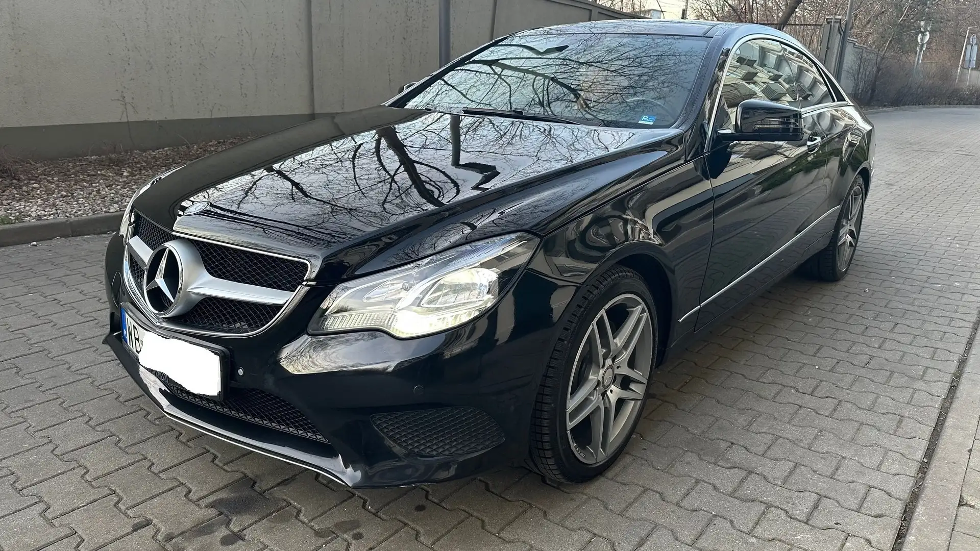 Mercedes-Benz E 350 E 350 Coupe 7G-TRONIC Černá - 1