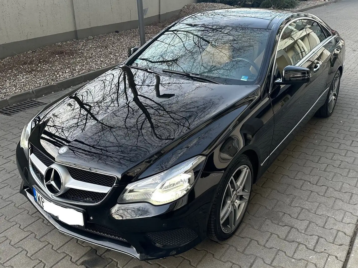 Mercedes-Benz E 350 E 350 Coupe 7G-TRONIC Černá - 2