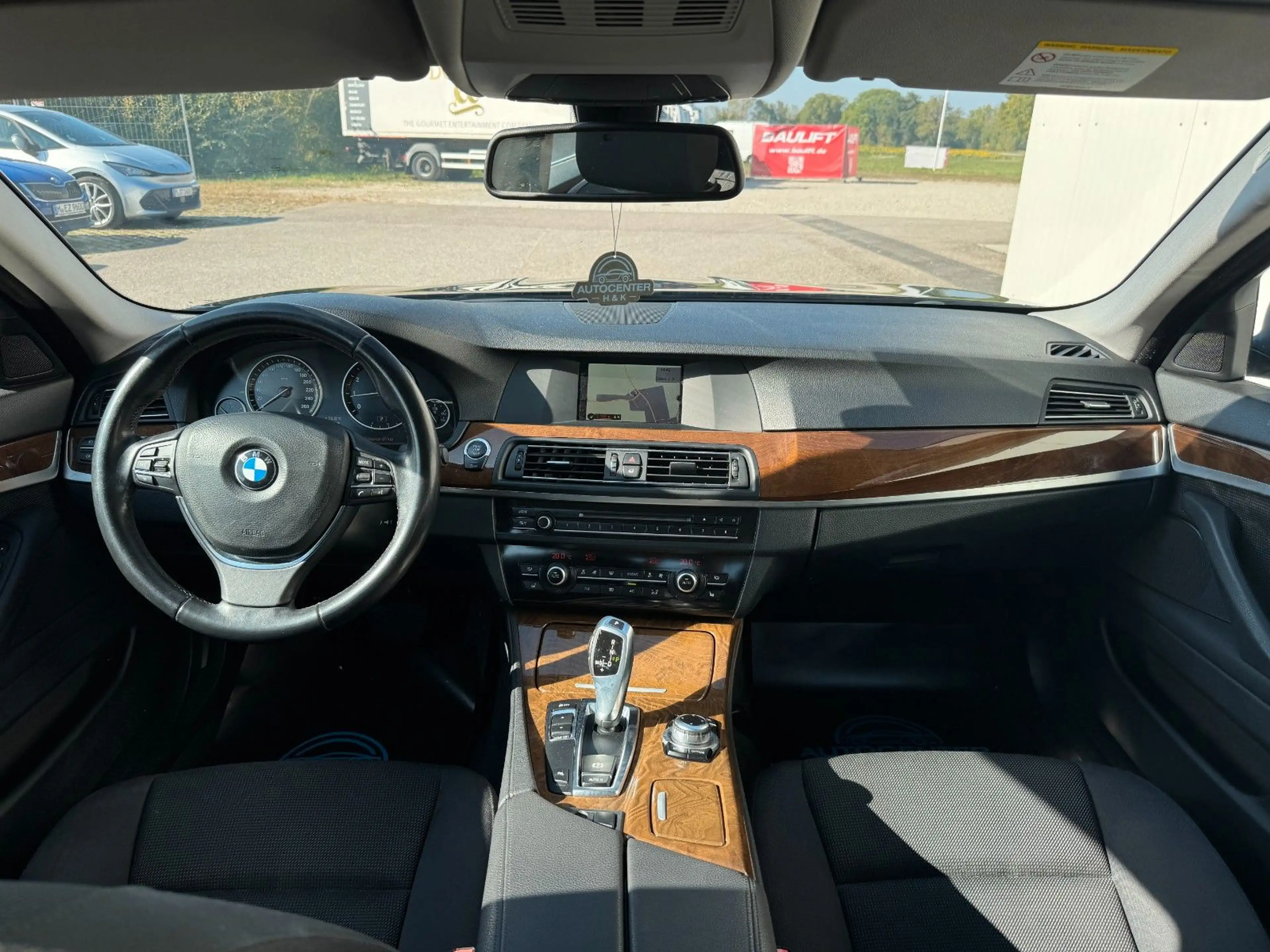 BMW 528 i Limousine *NAVI*XENON*LED*SHZ*KLIMA* — photo 10