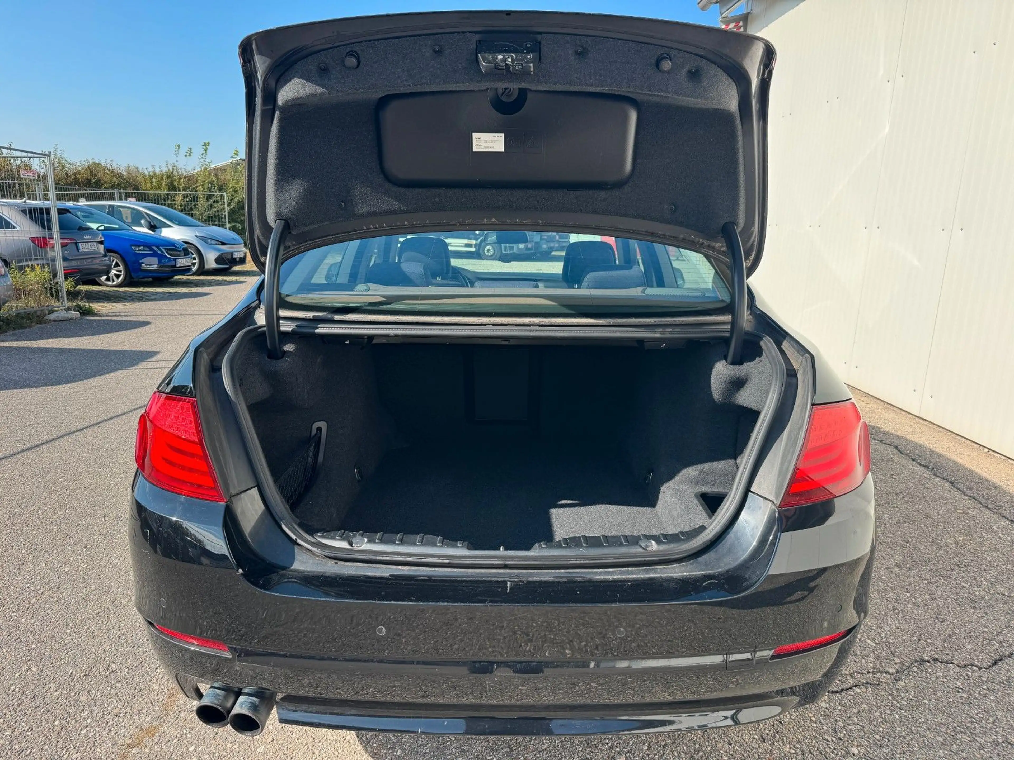 BMW 528 i Limousine *NAVI*XENON*LED*SHZ*KLIMA* — photo 7