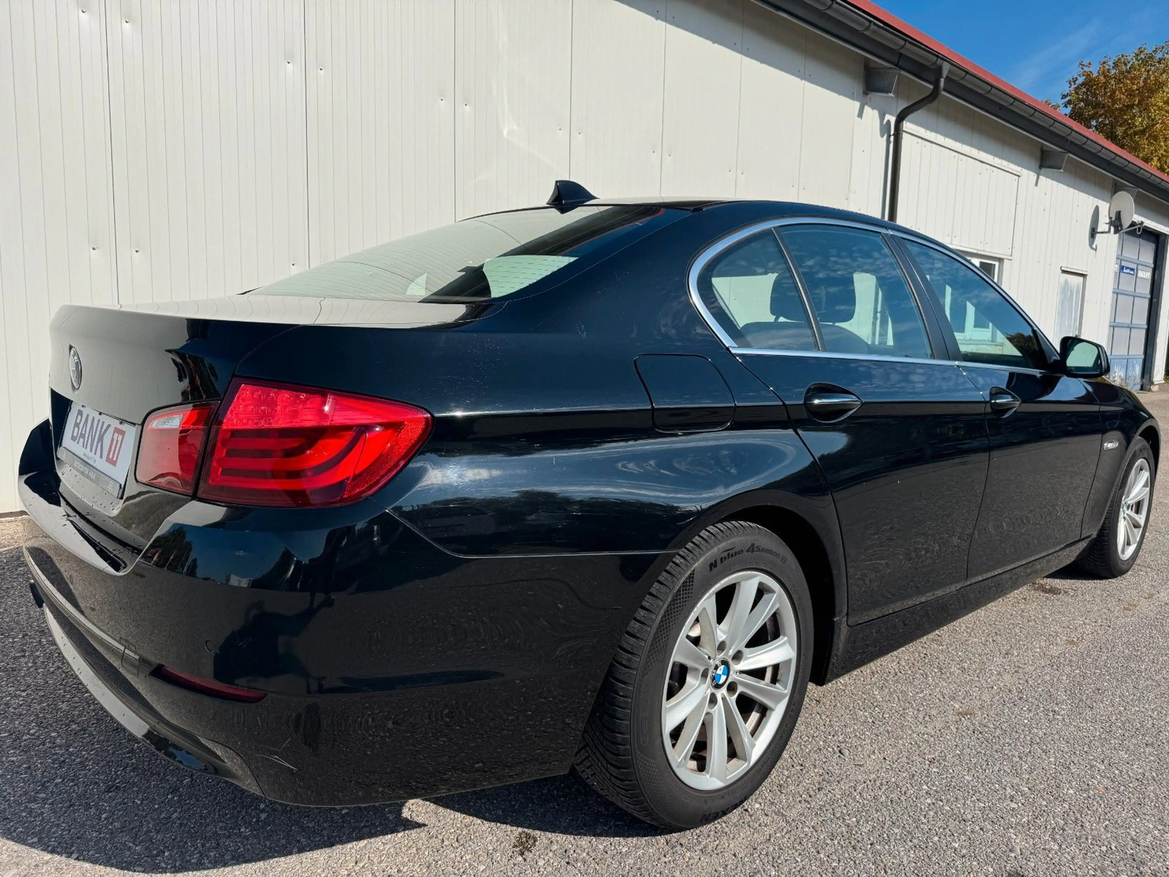 BMW 528 i Limousine *NAVI*XENON*LED*SHZ*KLIMA* — photo 8