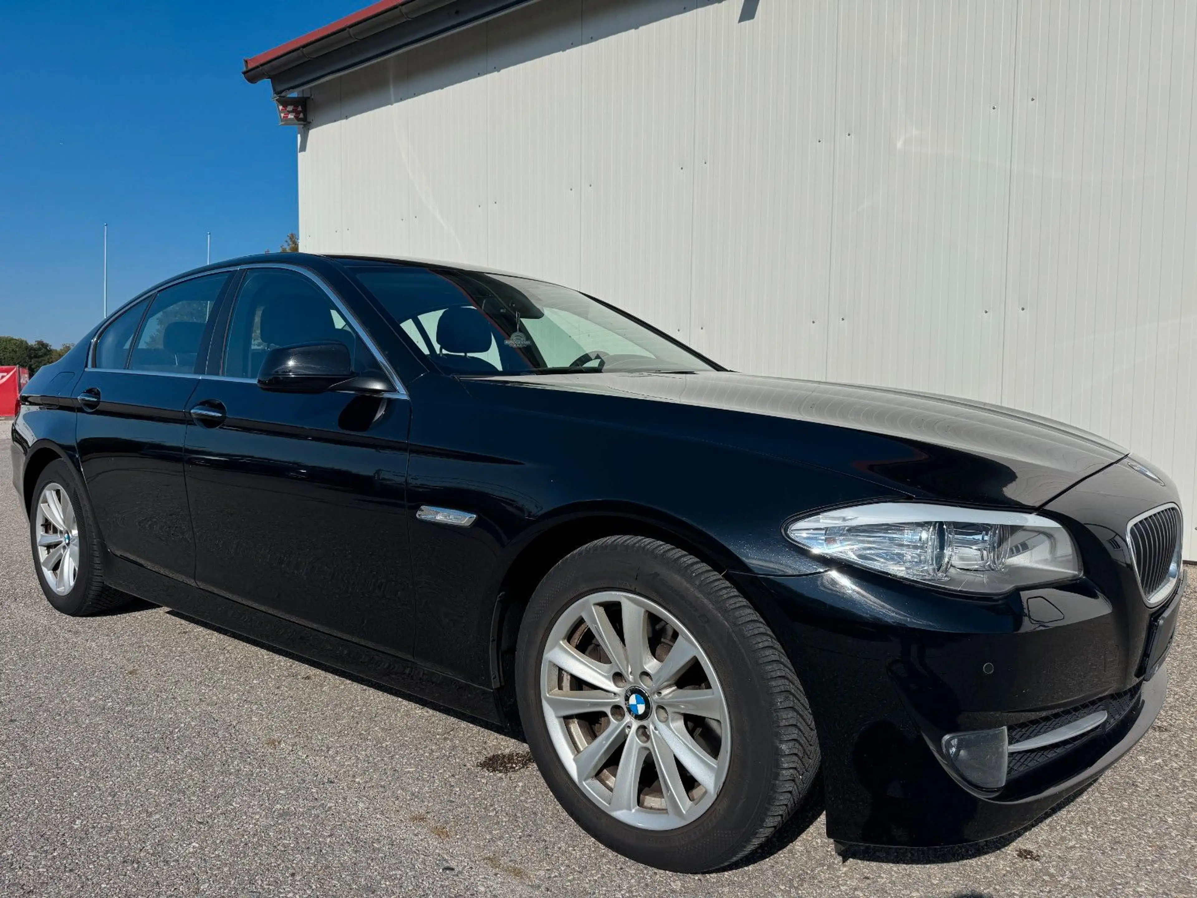 BMW 528 i Limousine *NAVI*XENON*LED*SHZ*KLIMA* — photo 2