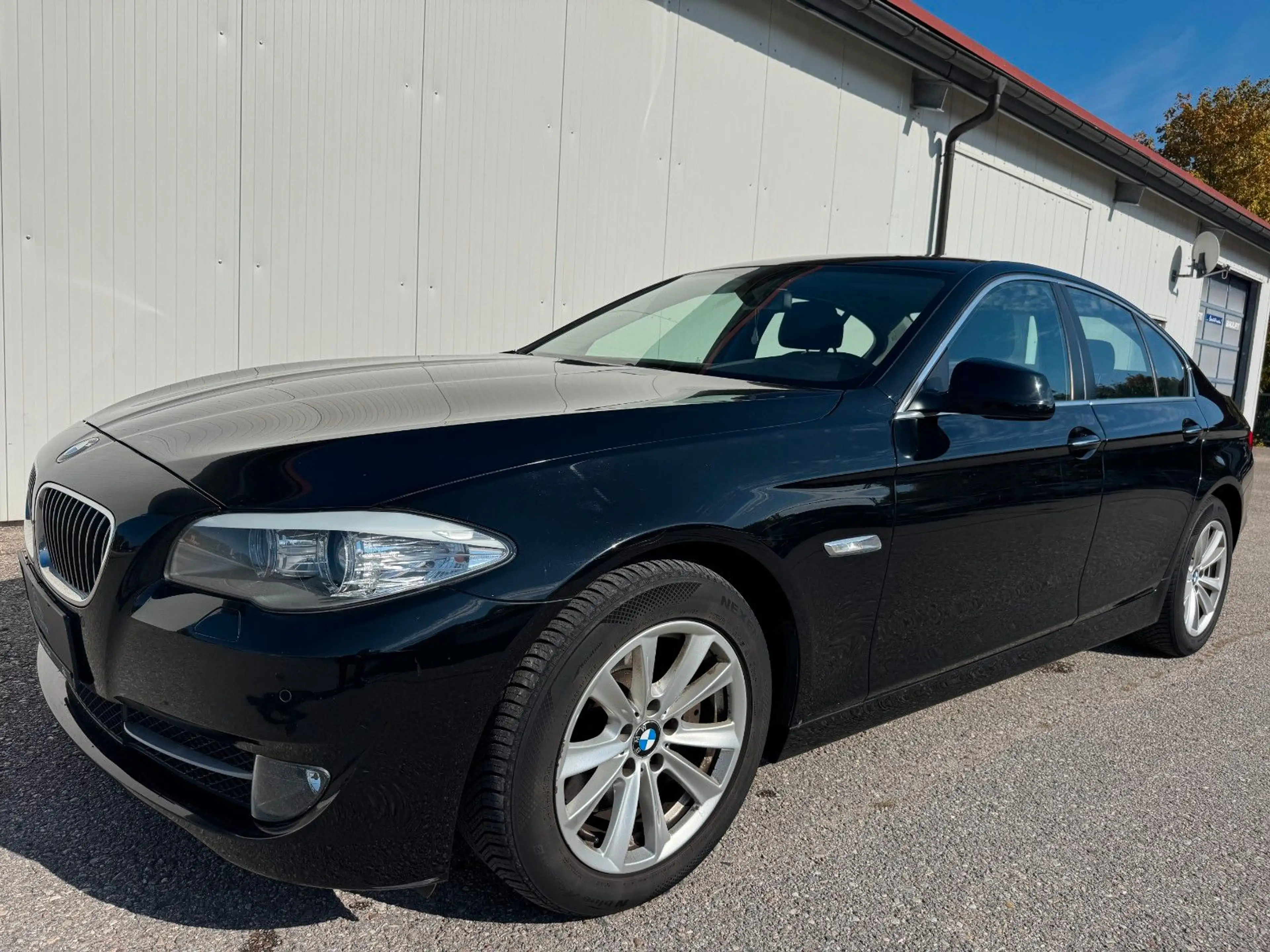 BMW 528 i Limousine *NAVI*XENON*LED*SHZ*KLIMA* — photo 4