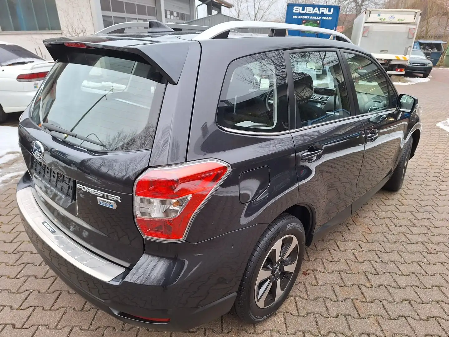 Subaru Forester 2.0D Exclusive, Euro 6. AHK Grijs - 2