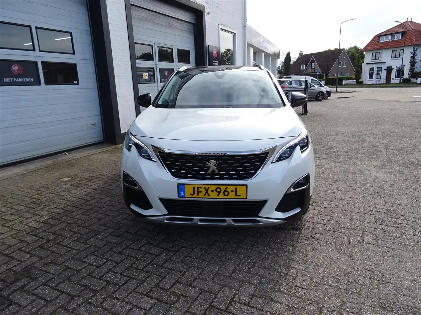 Peugeot 3008 1.2 PureTech 130pk S&S EAT Allure Blanc - 2