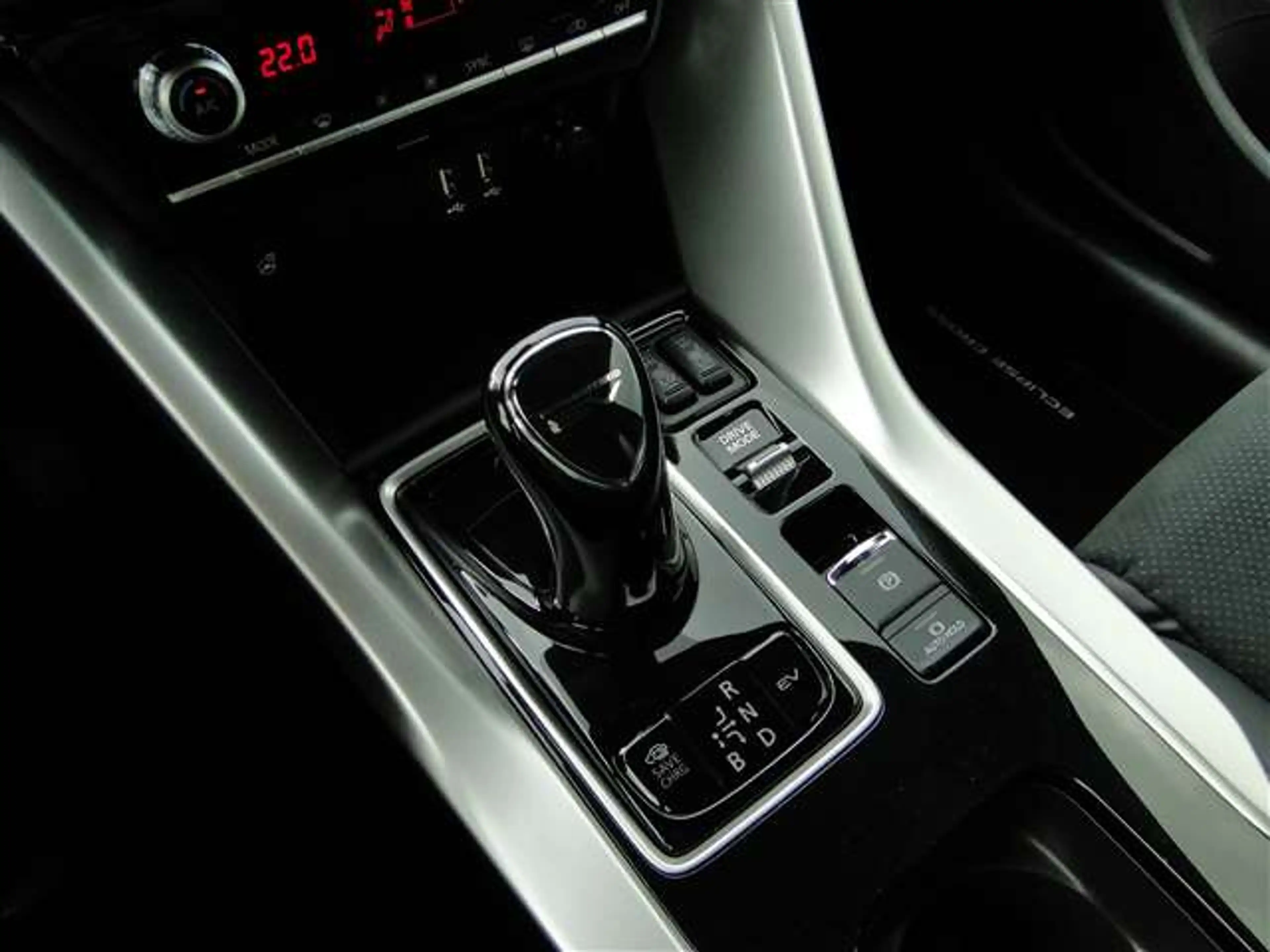 Mitsubishi Eclipse Cross PHEV 2.4 Executive | Led | Navi | Adaptief — photo 7