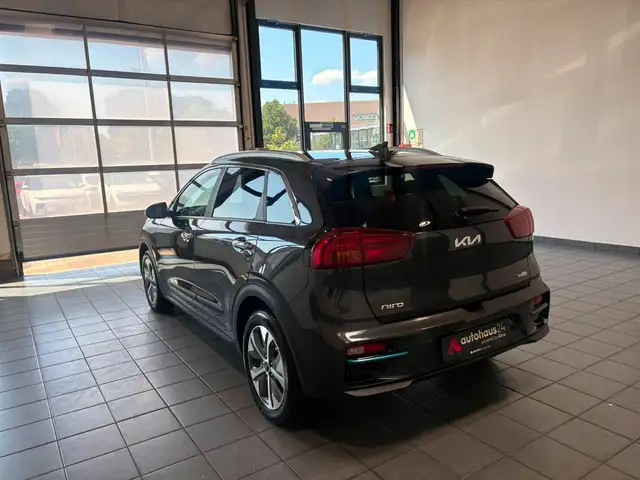 Kia E-Niro view 4