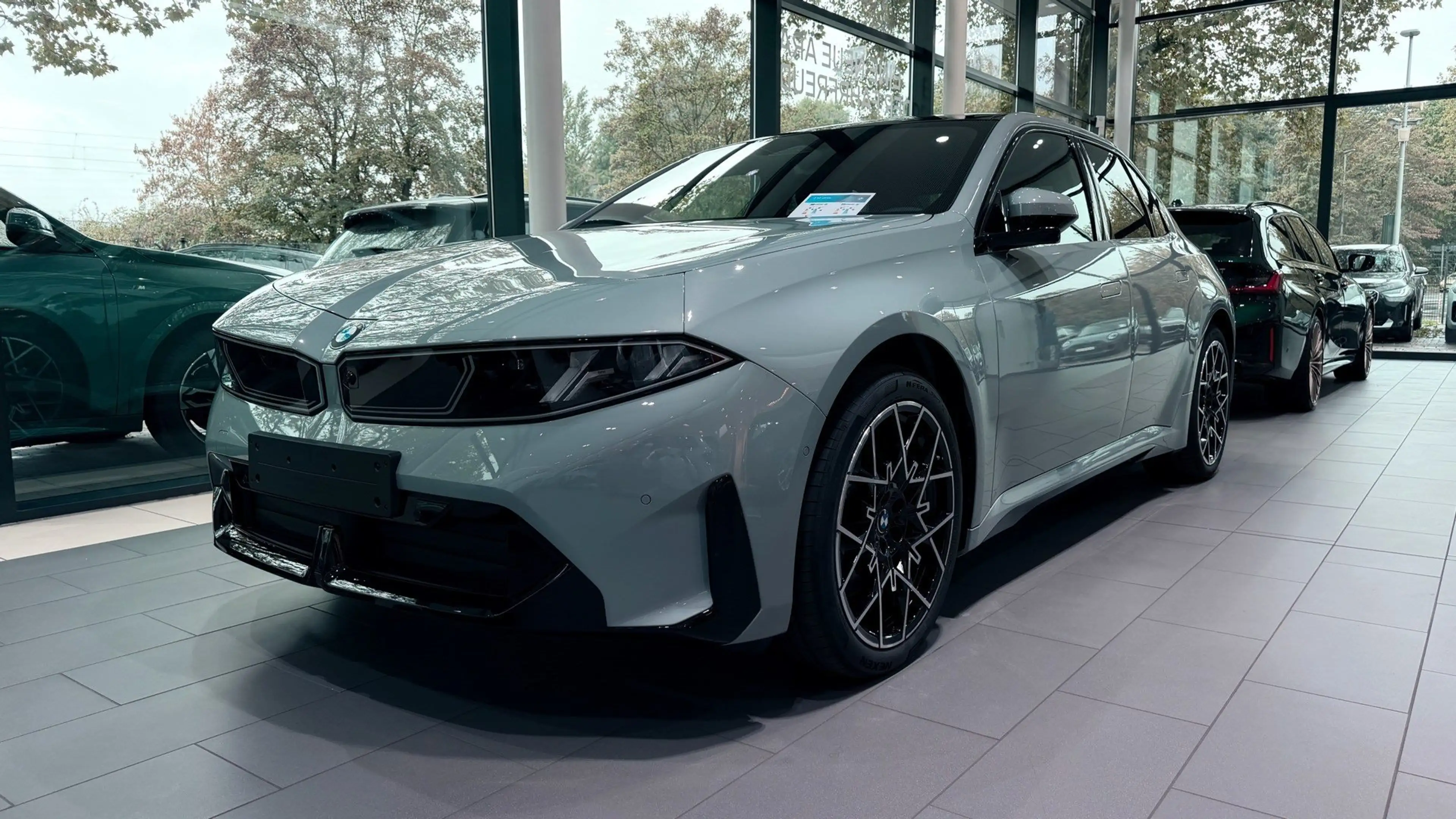 BMW i3 50 xDrive Verfügbar ab 30.10.2026 FIRST EDTION+MSP — photo 4