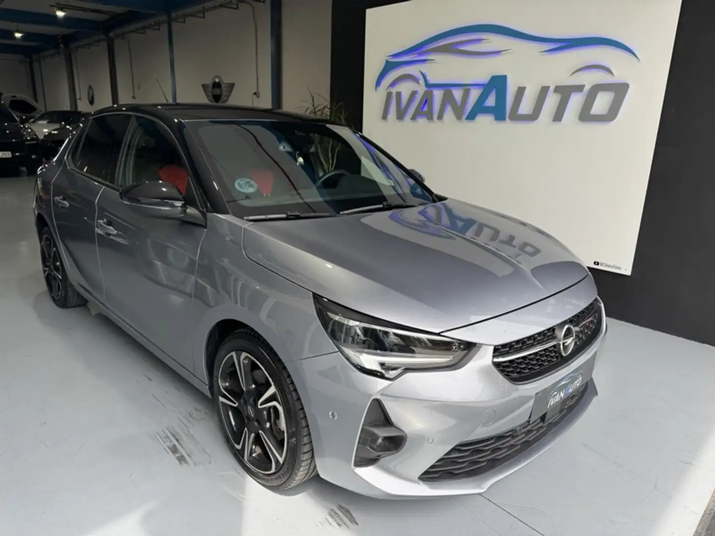 Opel Corsa 1.2T XHL S/S GS 100 Grijs - 1