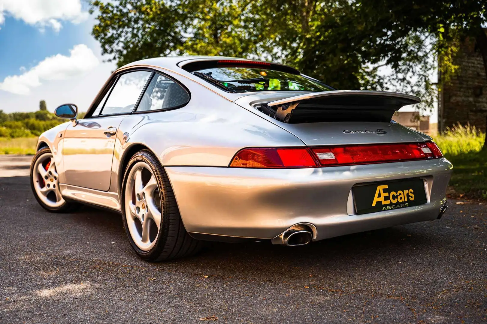 Porsche 993 911 CARRERA 4S COUPE / FULL HISTORY / COLLECTOR Argent - 2