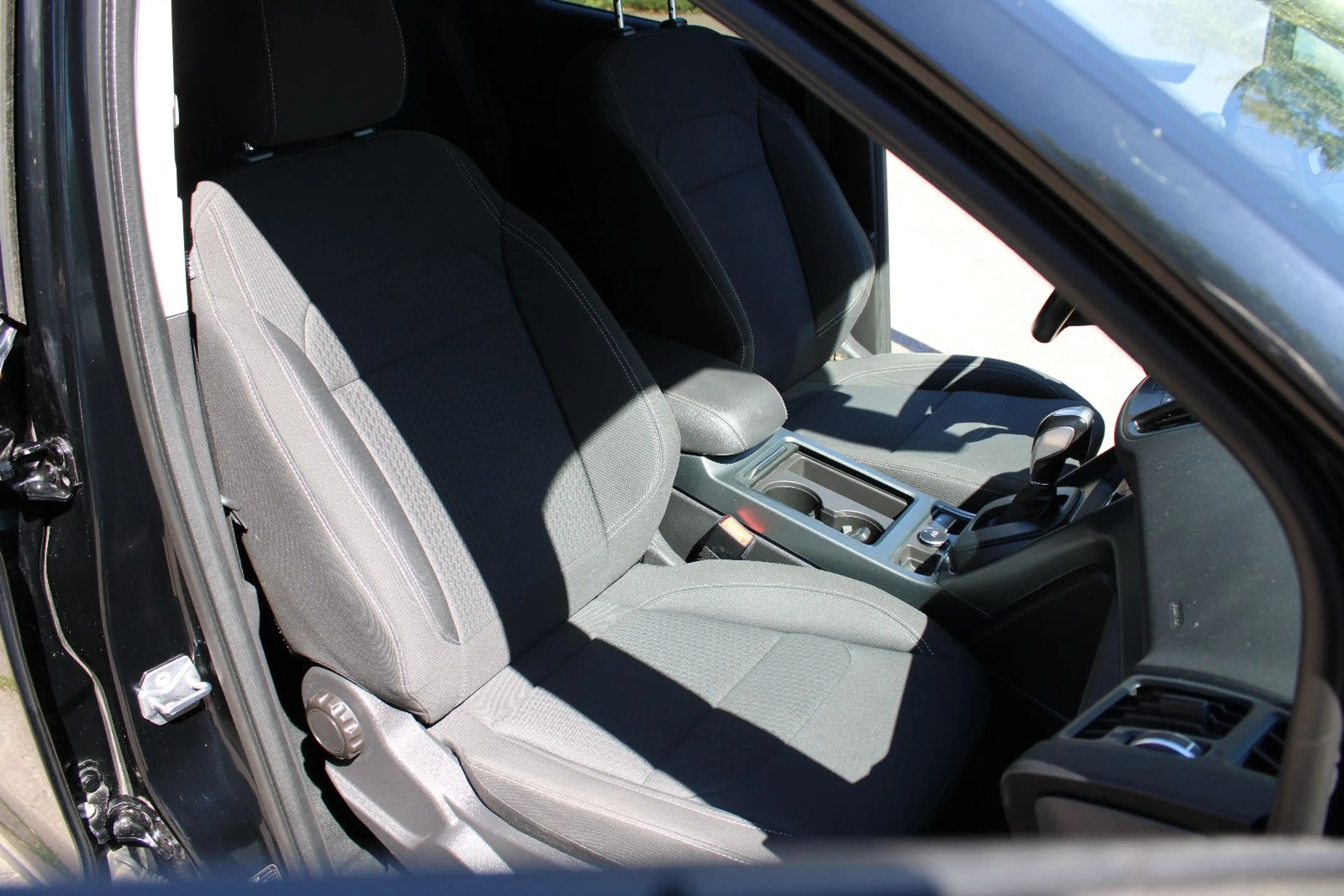 Ford Kuga Cool & Connect *AUTOMATIK+PDC+AHK+NAVI* — photo 13