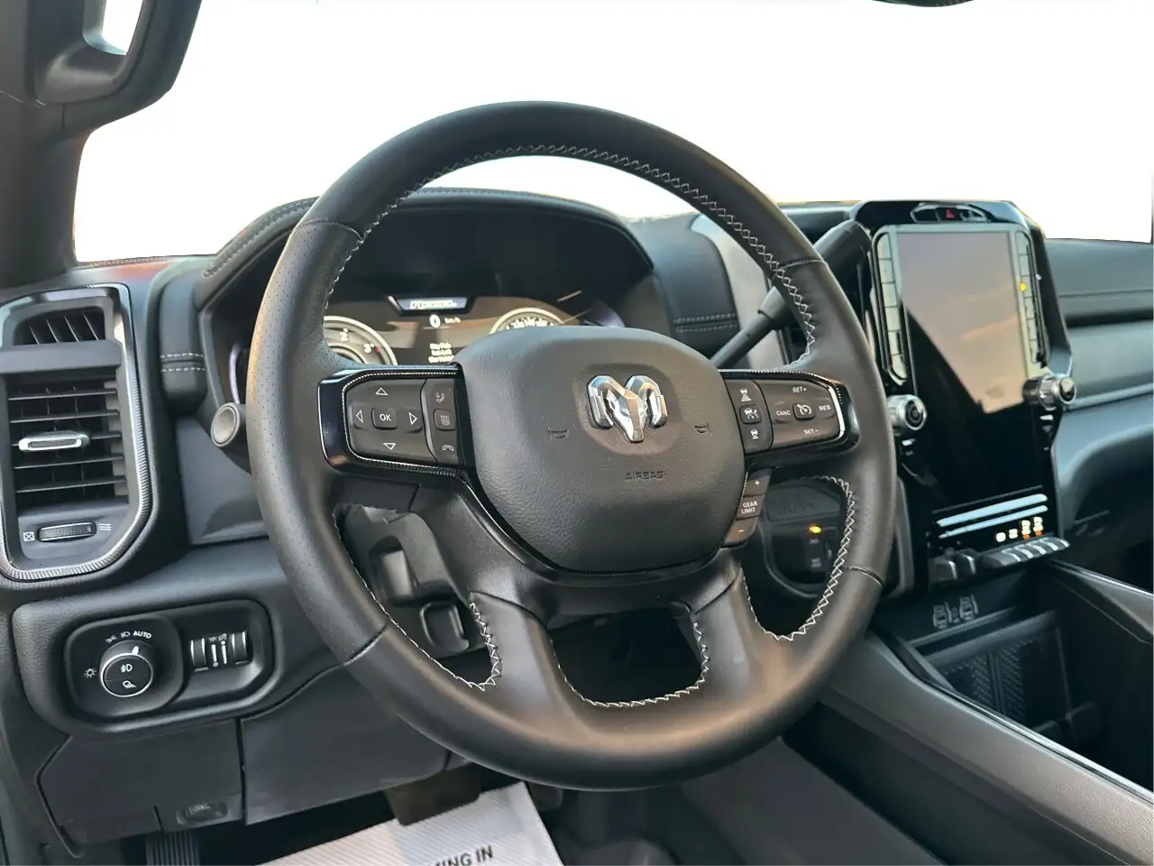 RAM 2500 снимка RAM 2500
