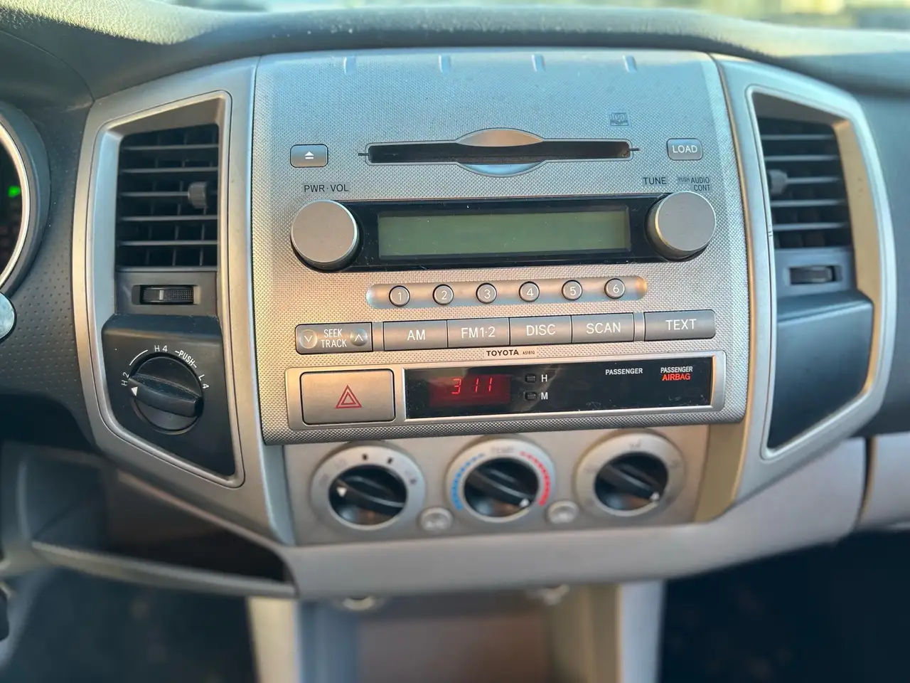 Toyota Tacoma снимка Toyota Tacoma
