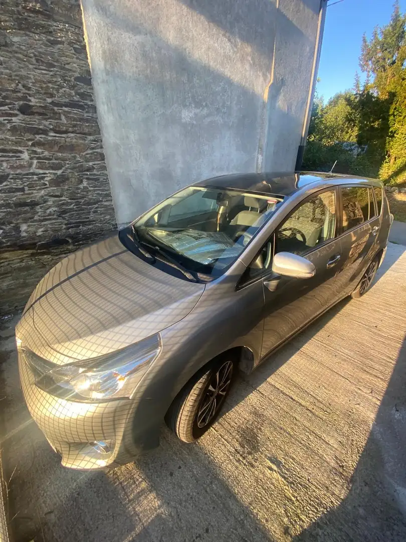 Toyota Verso Advance - 1