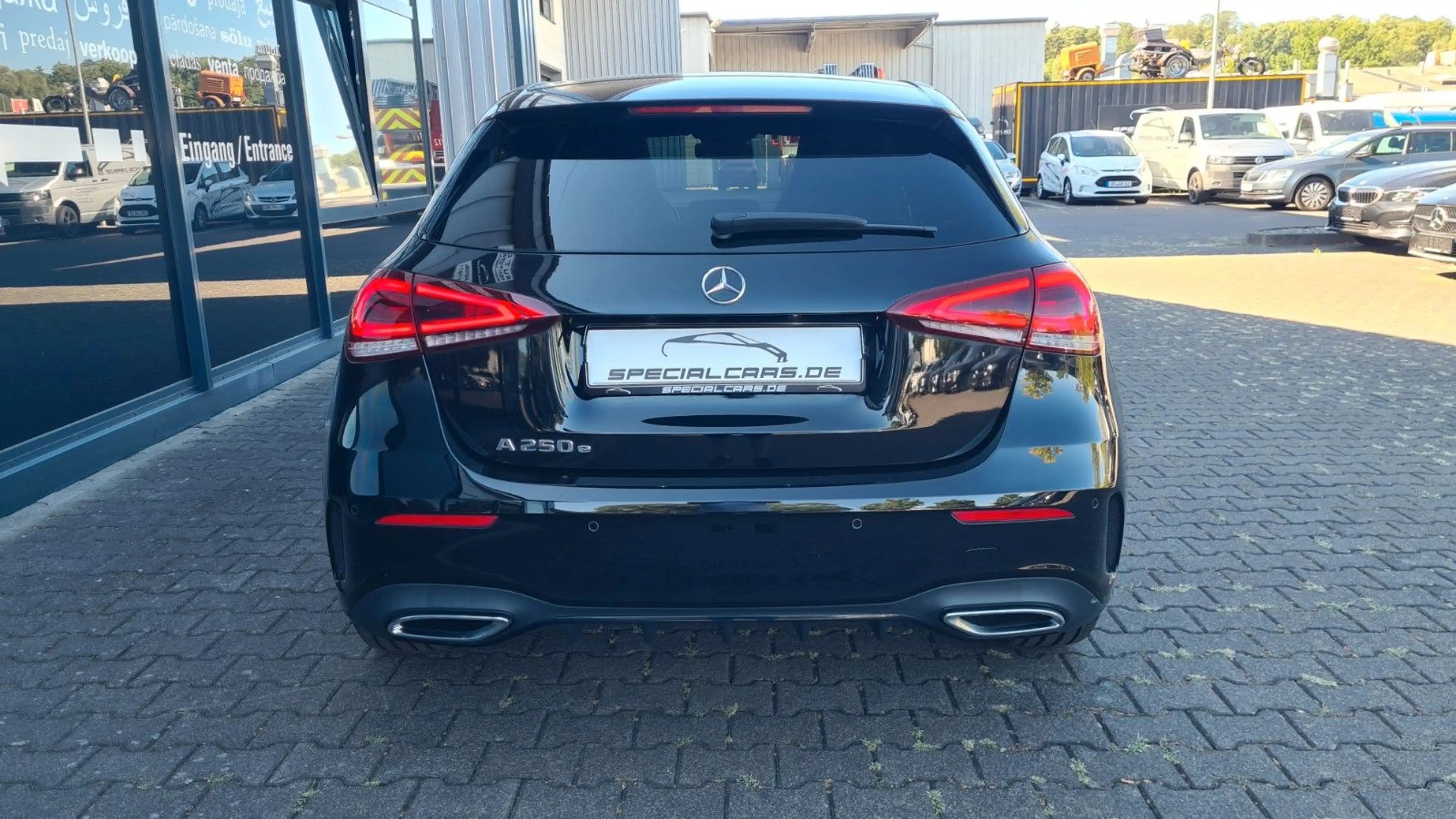 Mercedes-Benz A 250 e AMG LINE - WIDE - NIGHT - AMBIENTE - — photo 6