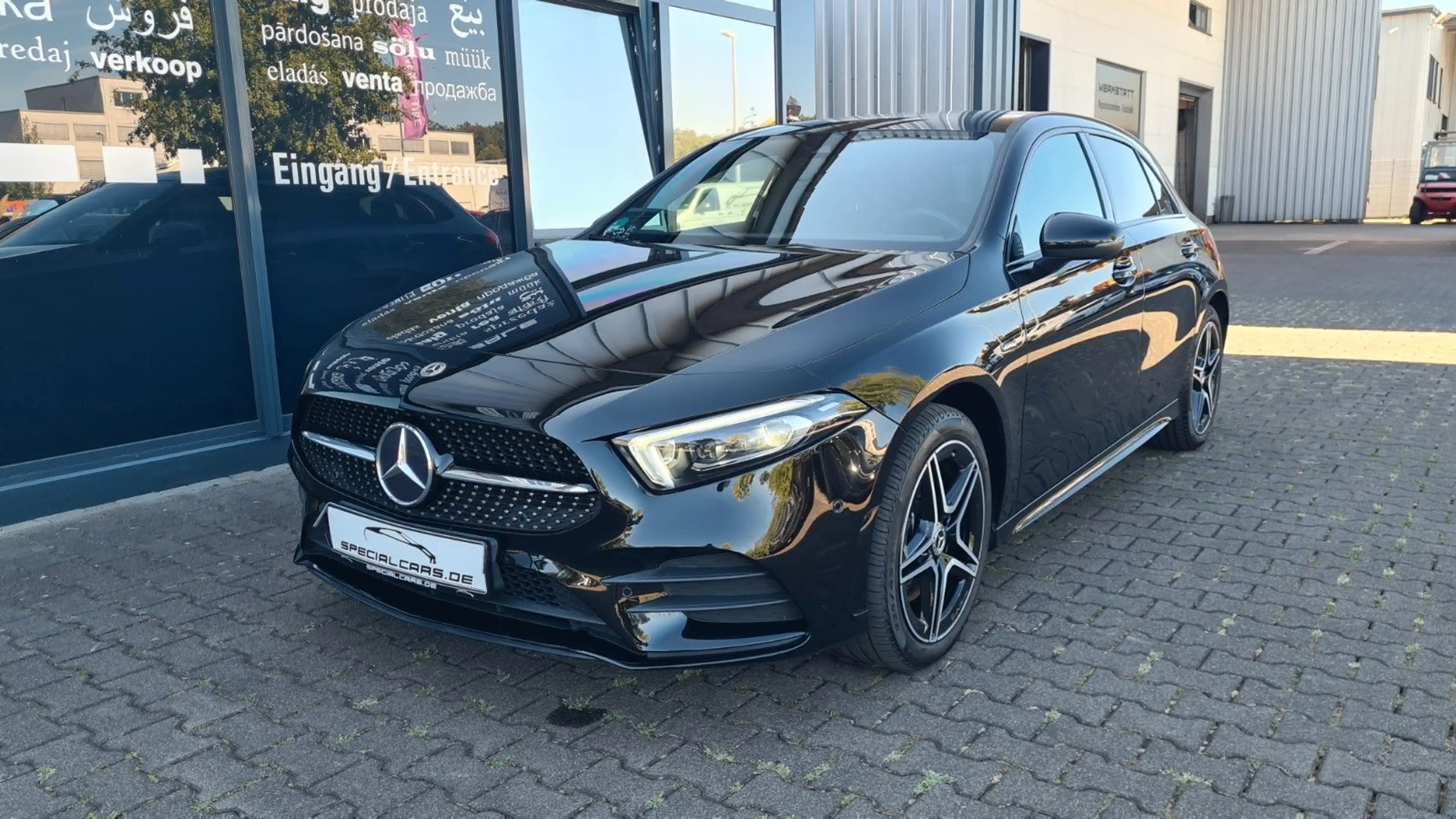 Mercedes-Benz A 250 e AMG LINE - WIDE - NIGHT - AMBIENTE - — photo 3
