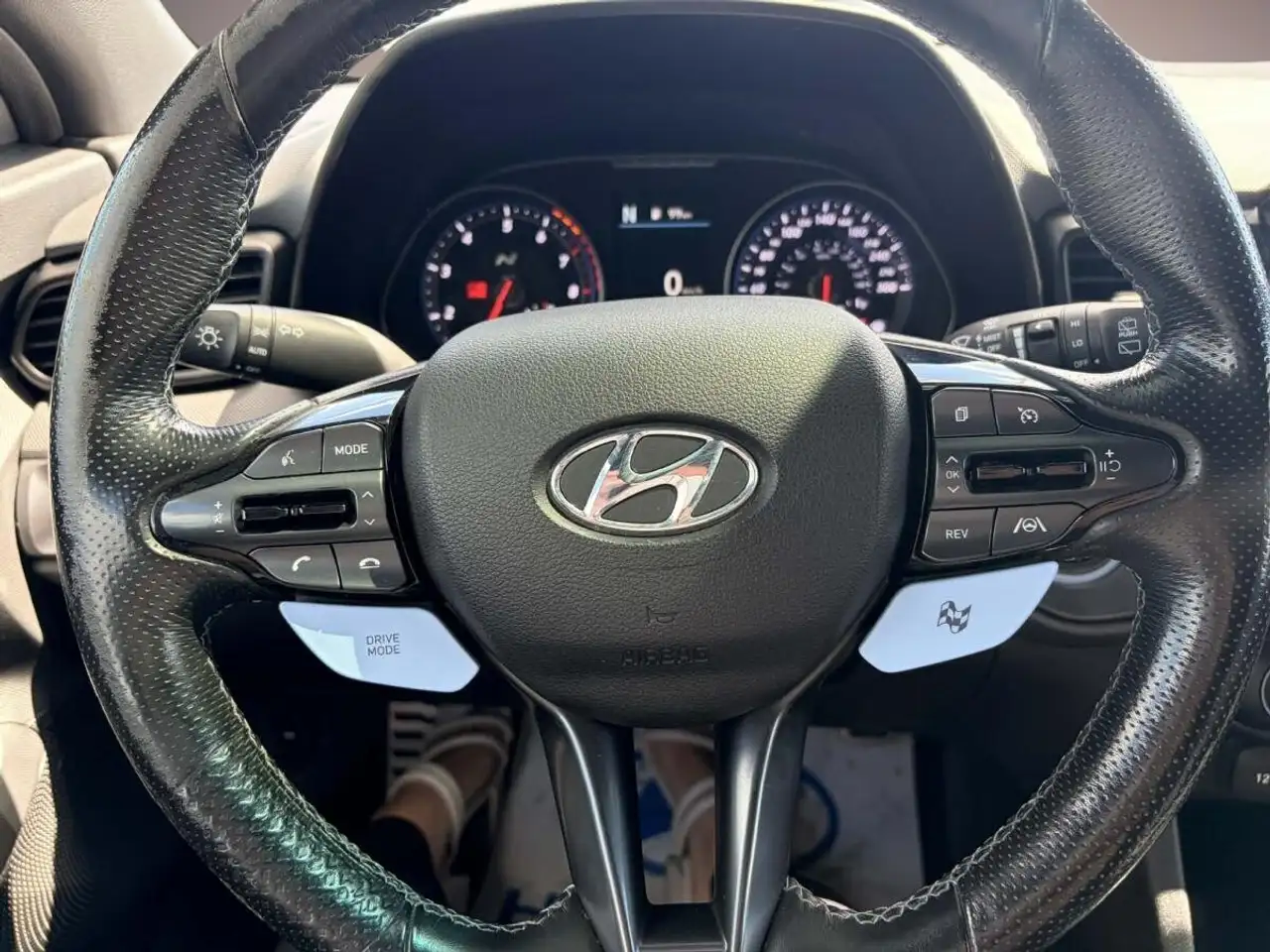 Hyundai VELOSTER photo Hyundai VELOSTER